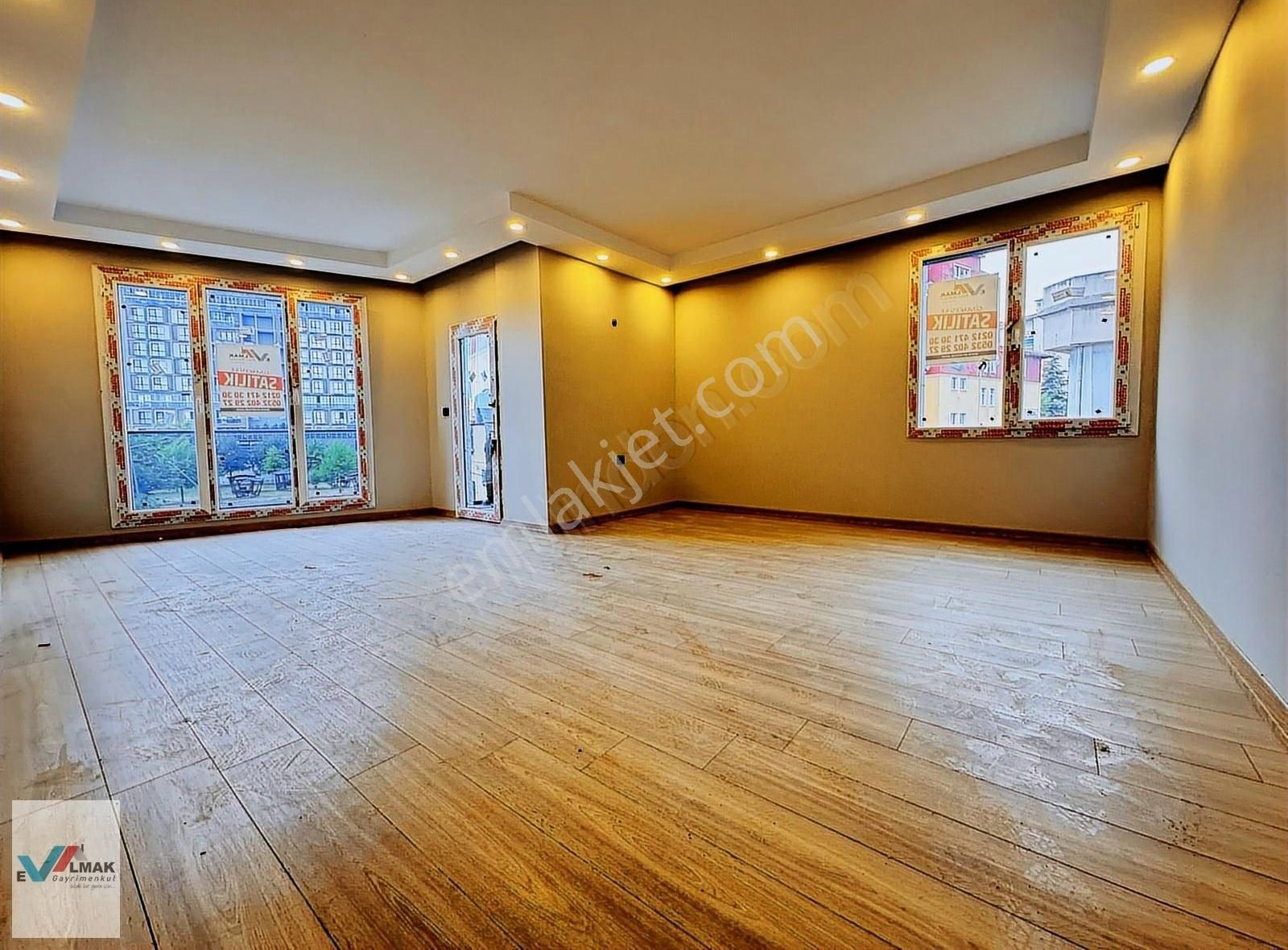 Evalmak'ta Tevfikbey Mah.de 2+1 (90m2) Asansörlü Otoparklı Sıfır