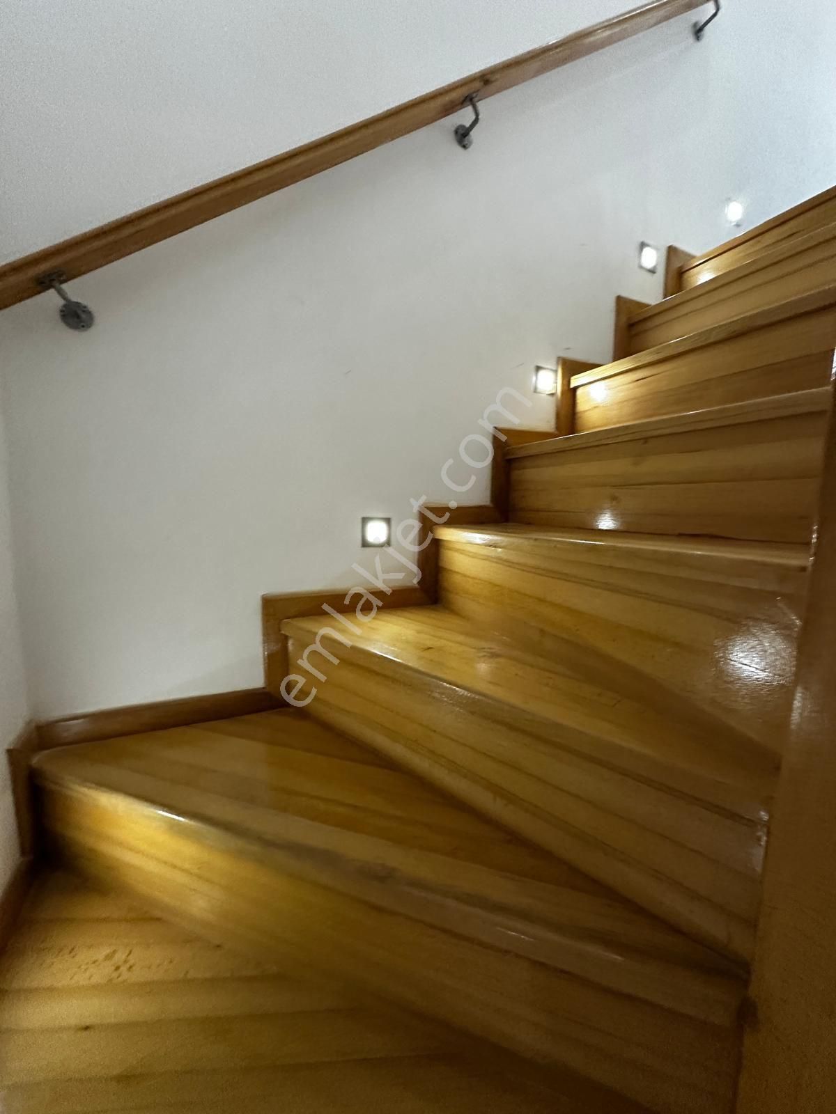 Kuşadası Davutlar Denize Sıfır 5+1 Yazlık - Görsel 17