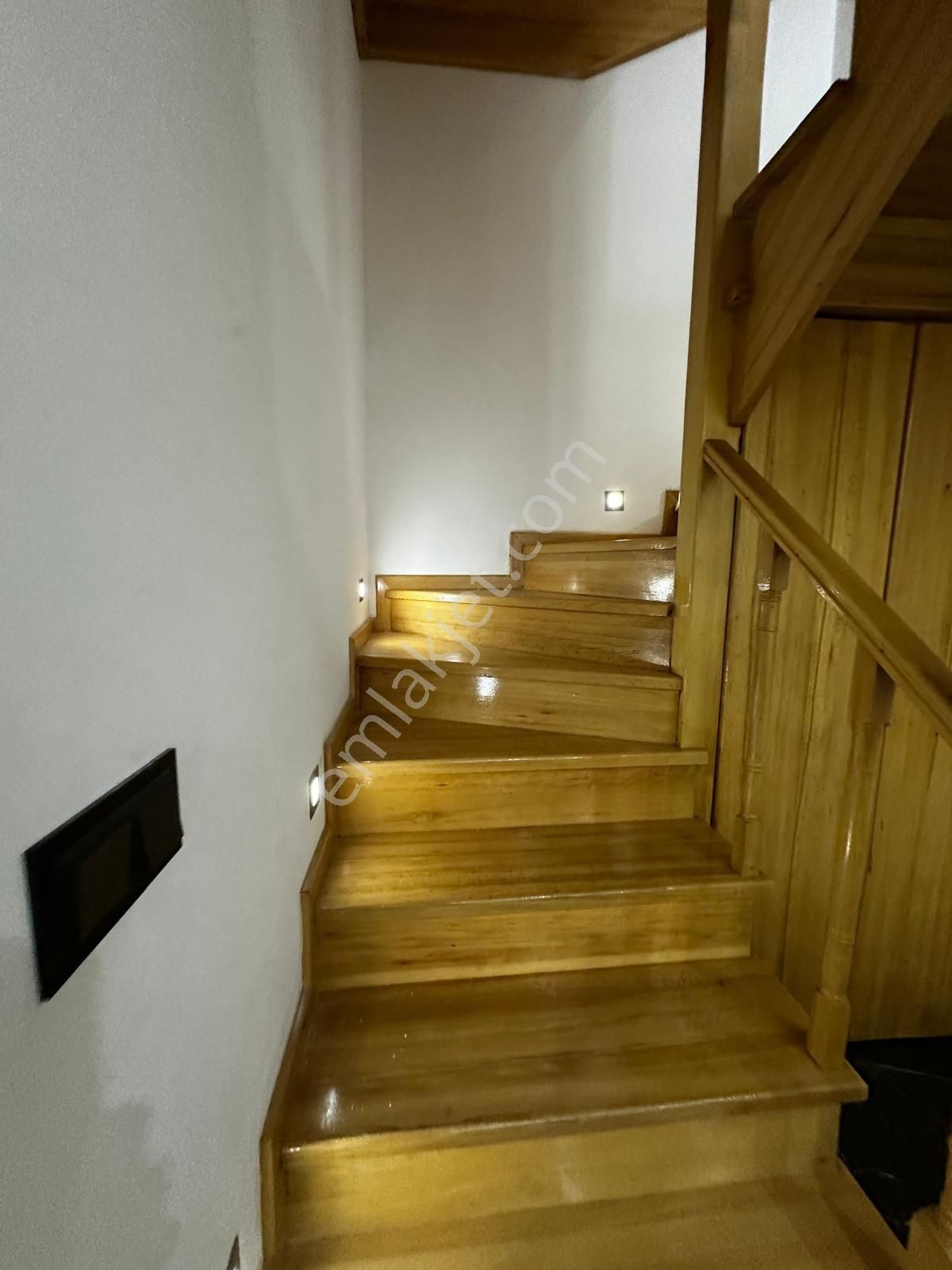 Kuşadası Davutlar Denize Sıfır 5+1 Yazlık - Görsel 8