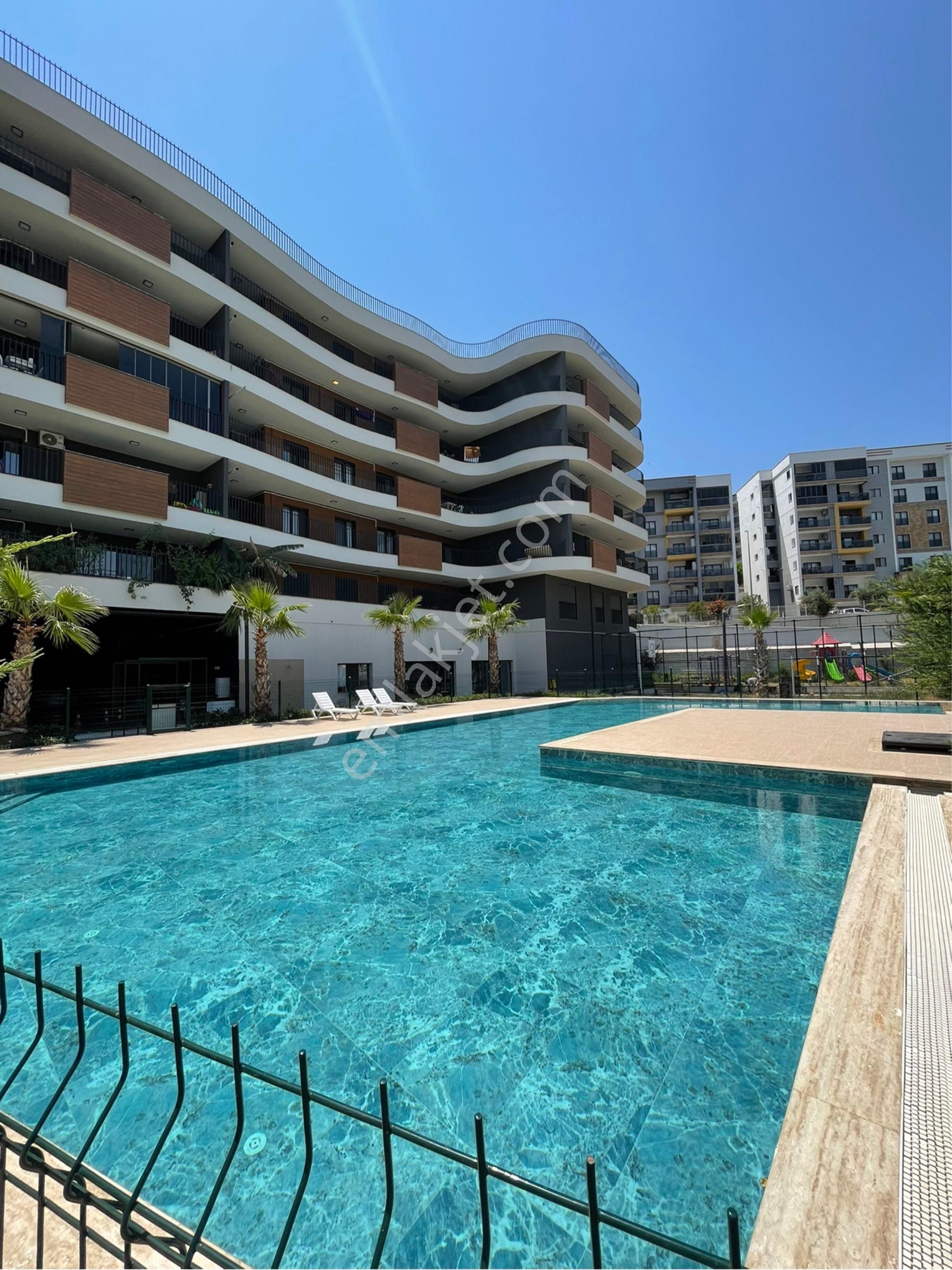 Kuşadası’nda Konsept Site İçerisinde 3+1 Daire