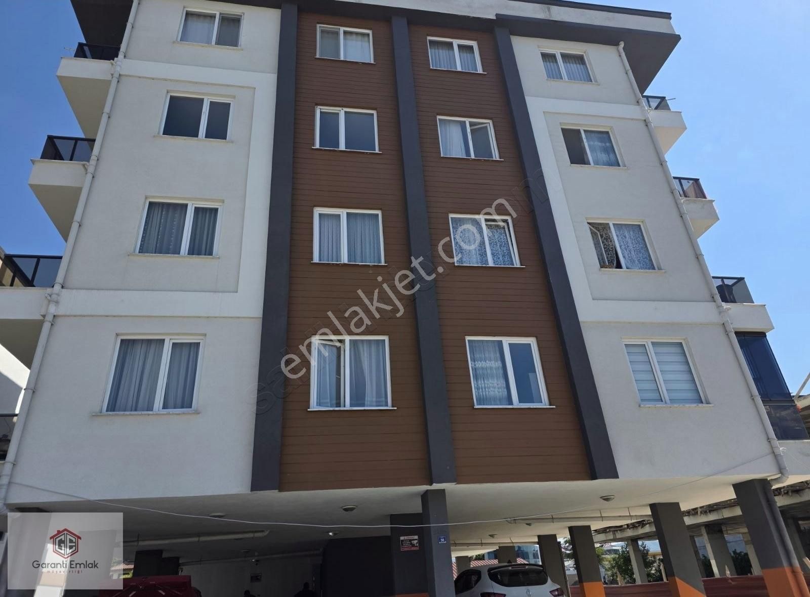 Cumhuriyetde 1.kat Eşyalı 52 M2 Deniz Tarafı Satılık 1+1