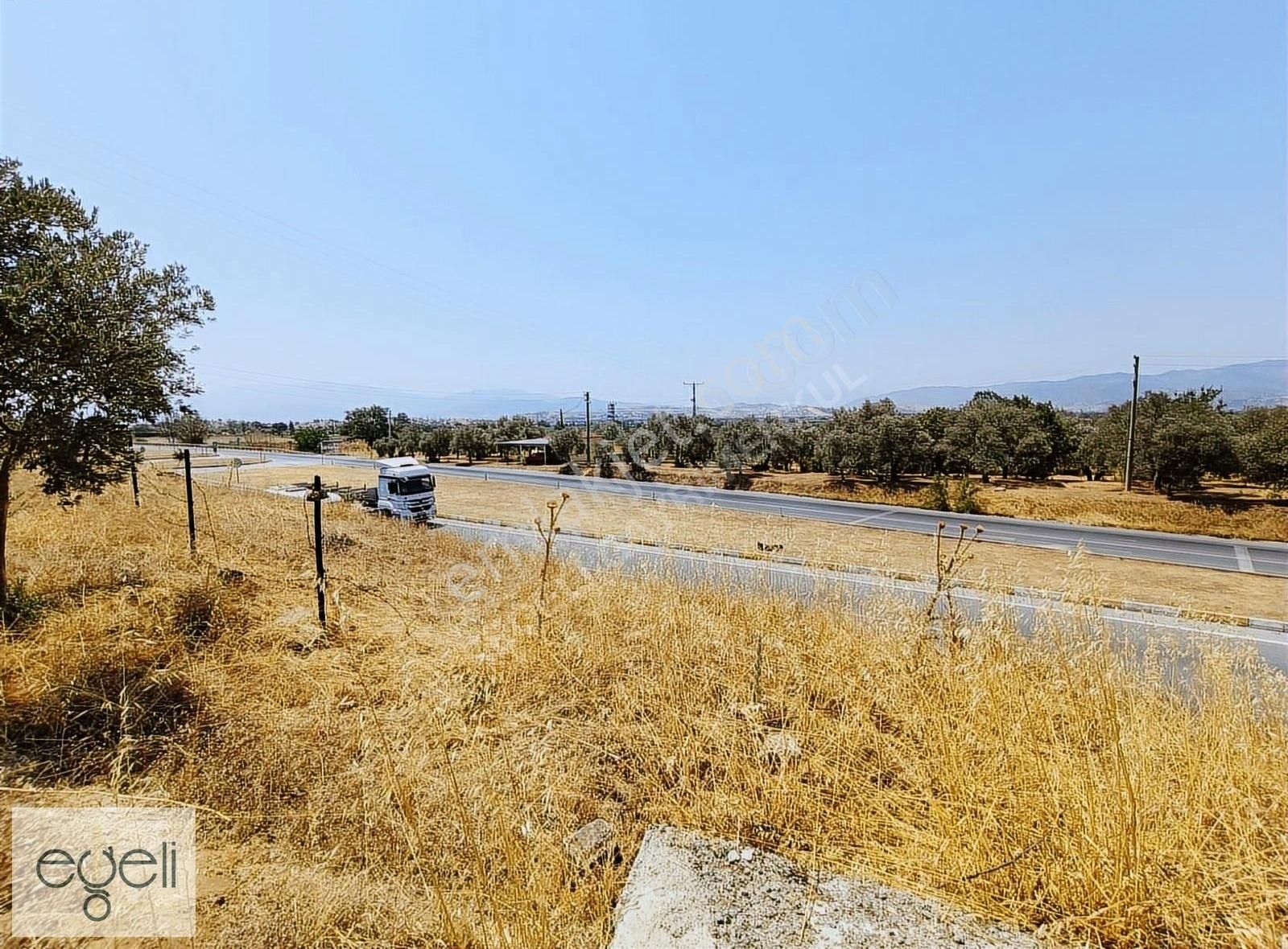 Aydın Çine Bucak Satılık Köy Arsa Ve Köy Evi.