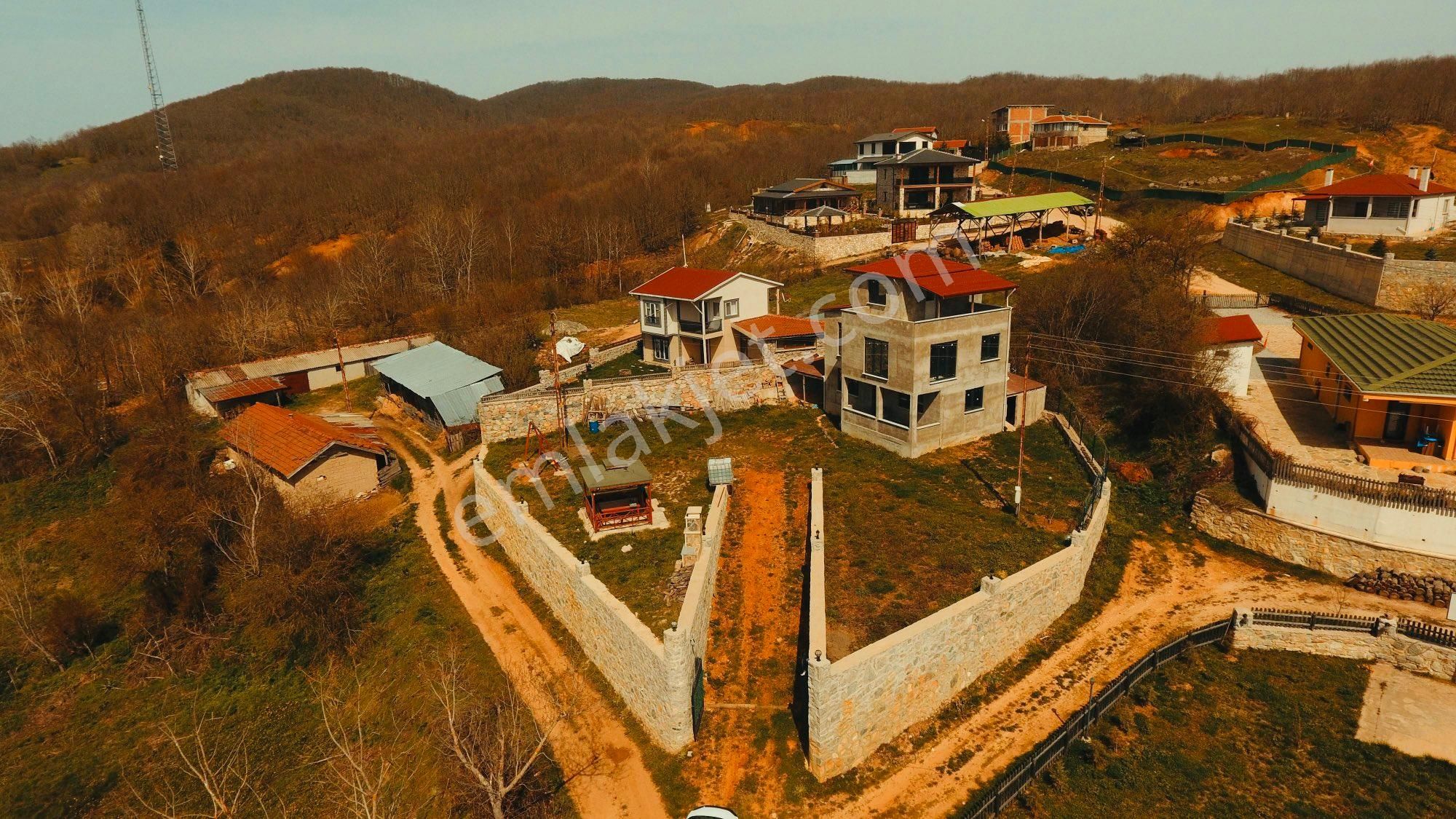 🏡 Kırklareli / Dereköy’de Doğanın Kalbinde Satılık Müstakil Arsa + Yapı