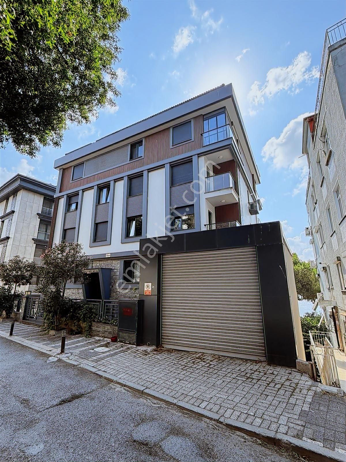 Üsküdar Salacakta Nitelikli Binada Kısmi Manzara 2+1 80 M2 Daire