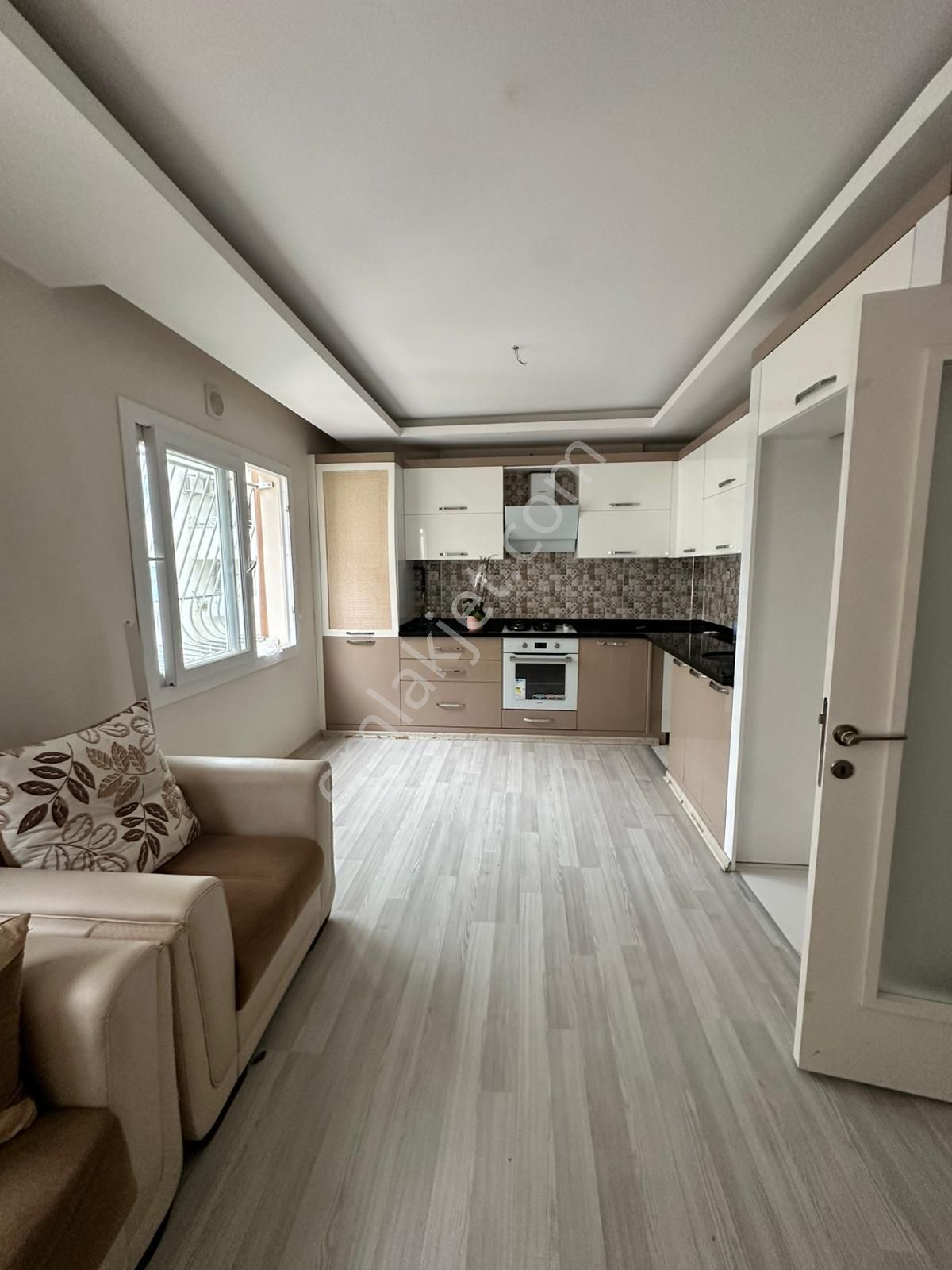 Sahibinden Çukurova Diş Hast. Civarı Site İçi 3+1 Açık Mutfak