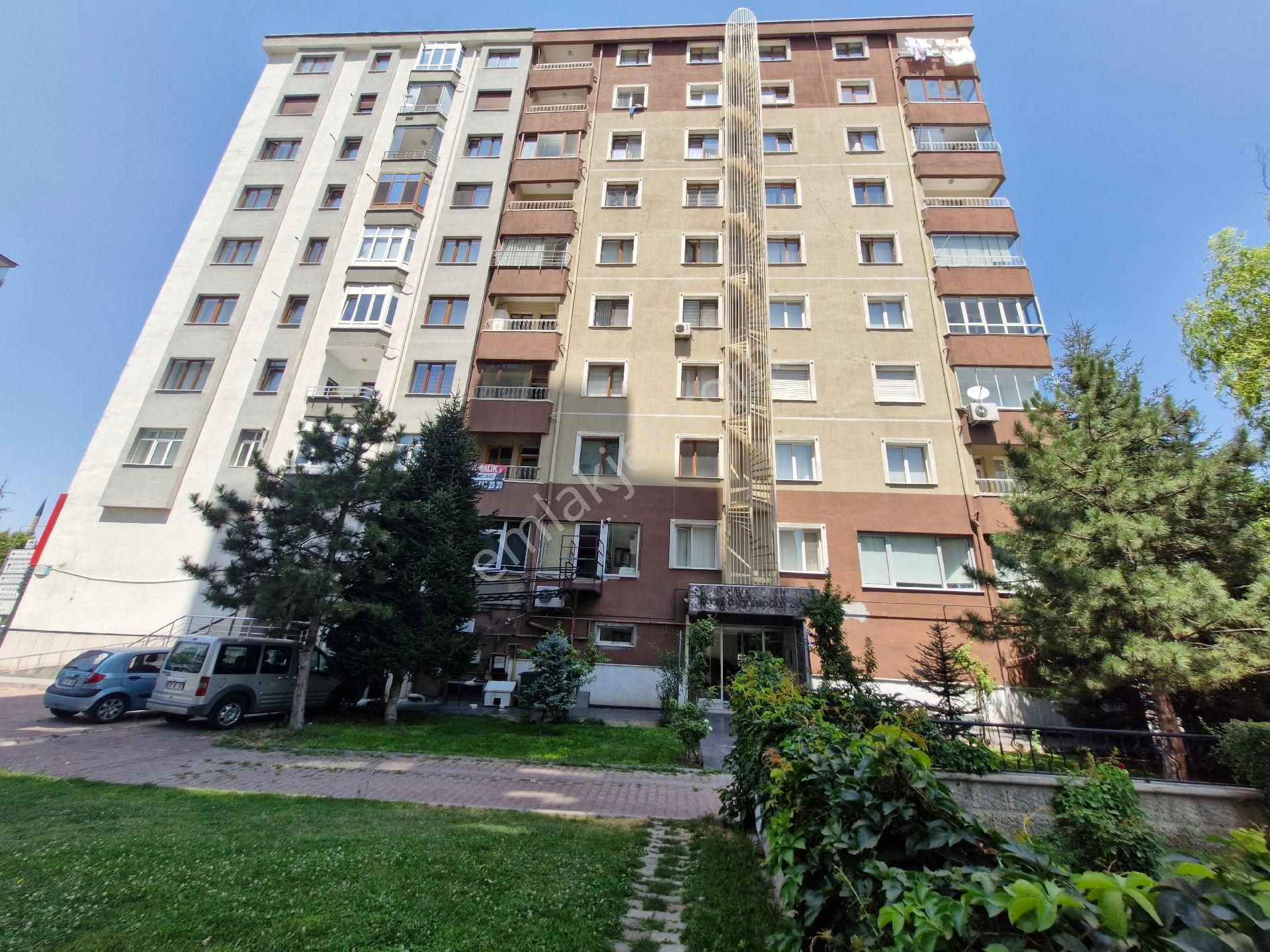 Alpaslan Mahallesi İpek Saray Yanı Geniş Kiralık Daire