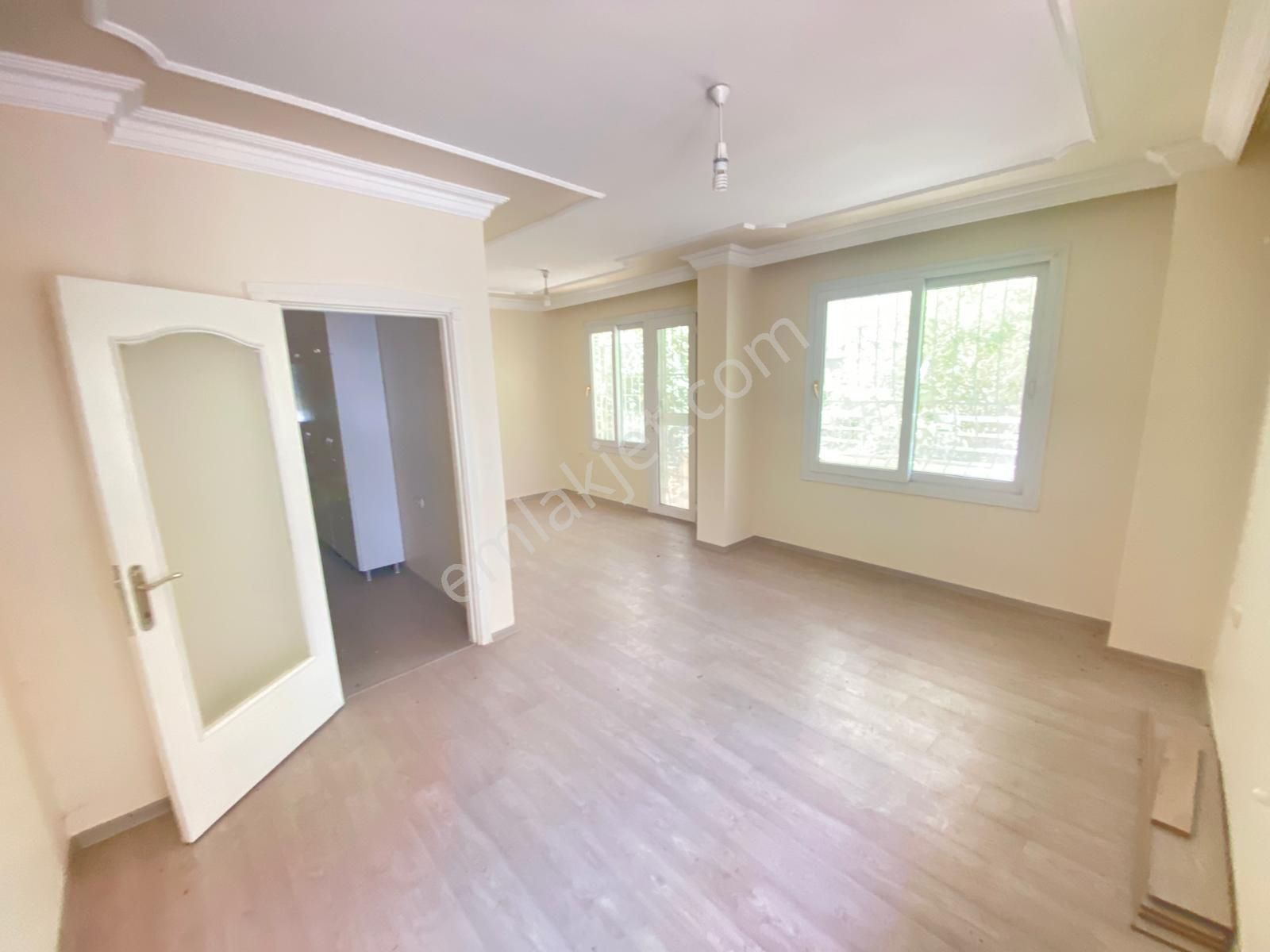 Prestij'den Aydınlıkevler'de Forum Civarı Ayrı Mutfak 3+1 Daire