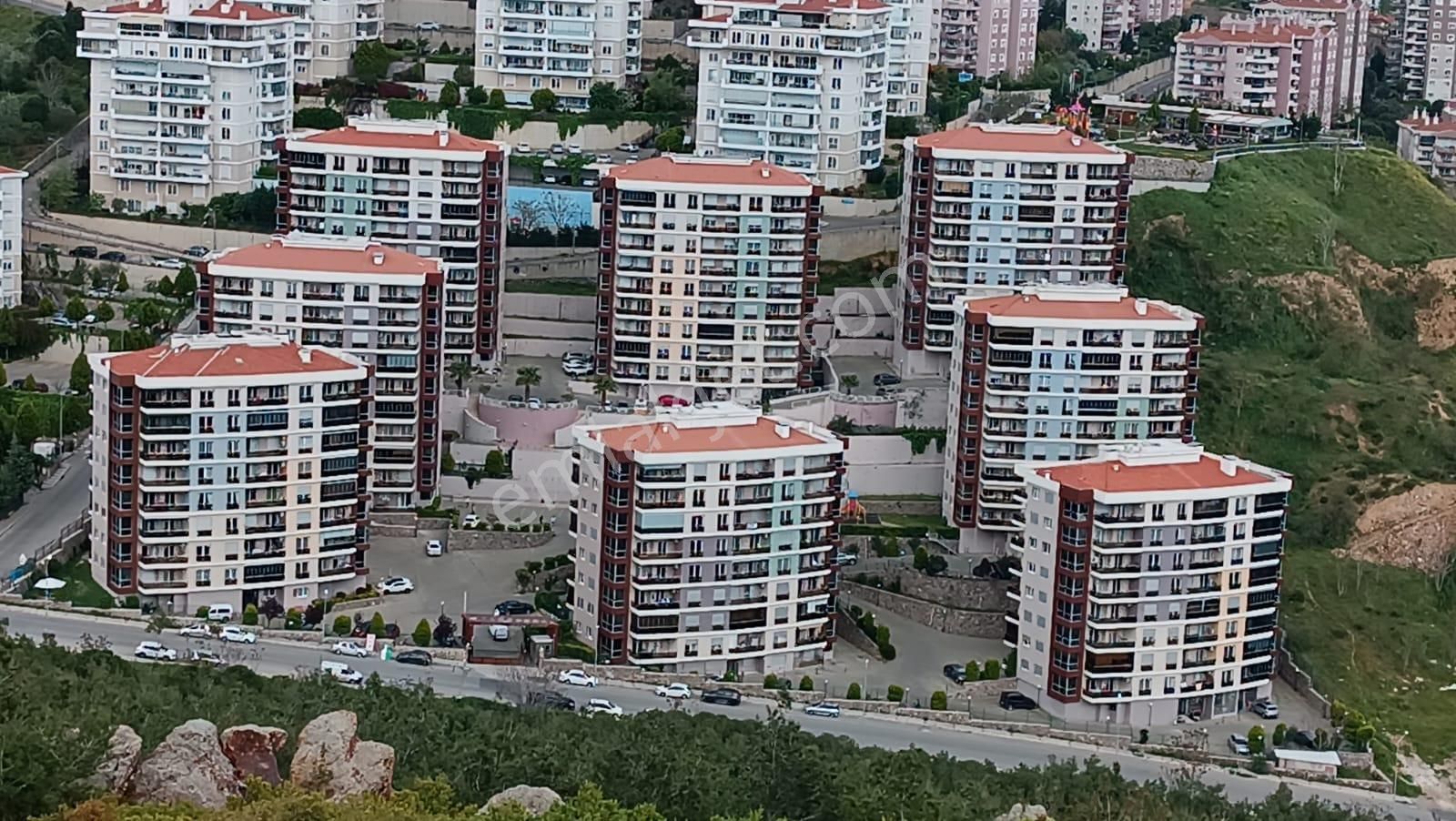 Körfez Mah. Site İçerisinde Deniz Manzaralı Kiralık 3+1 Daire