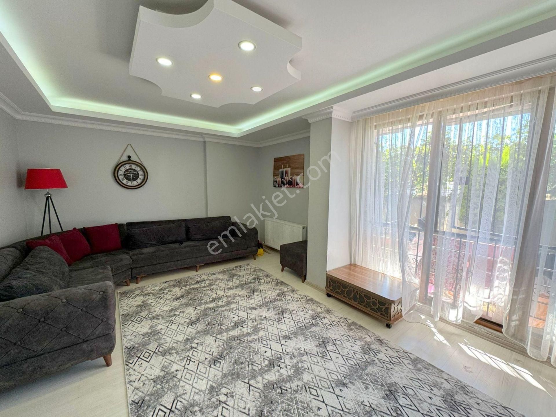 Mertcan'dan Kurtköy Mah.caddeye 1dk İskanlı 2+1 Site İçi Daire