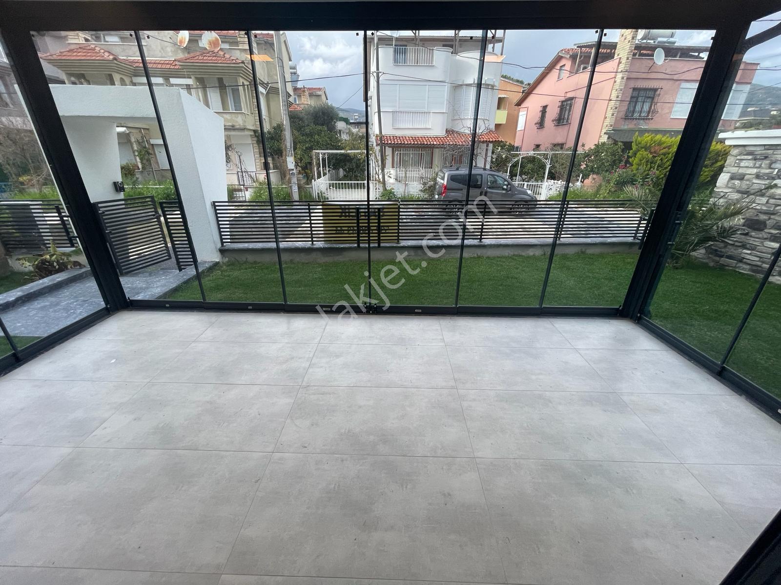 Poyraz Gayrimenkul'den Altınoluk'ta Satılık Sıfır Deniz'e Çok Yakın Villa - Görsel 11
