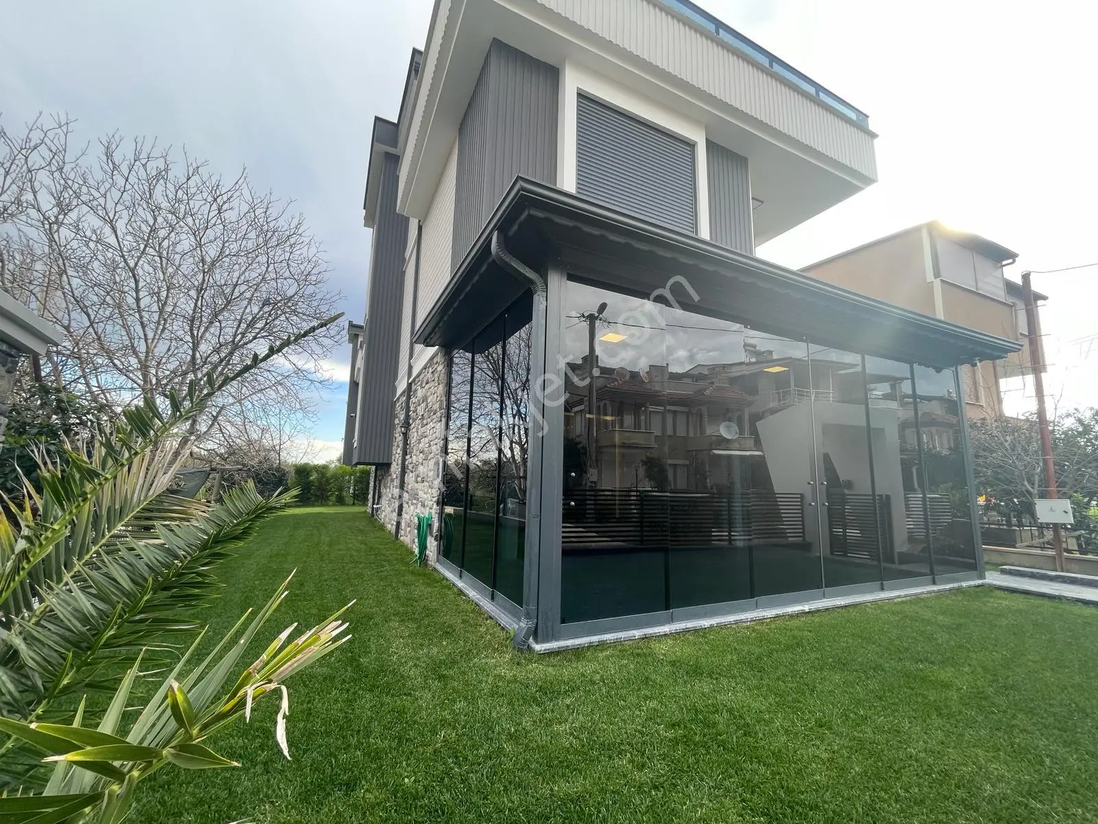 Poyraz Gayrimenkul'den Altınoluk'ta Satılık Sıfır Deniz'e Çok Yakın Villa - Görsel 2