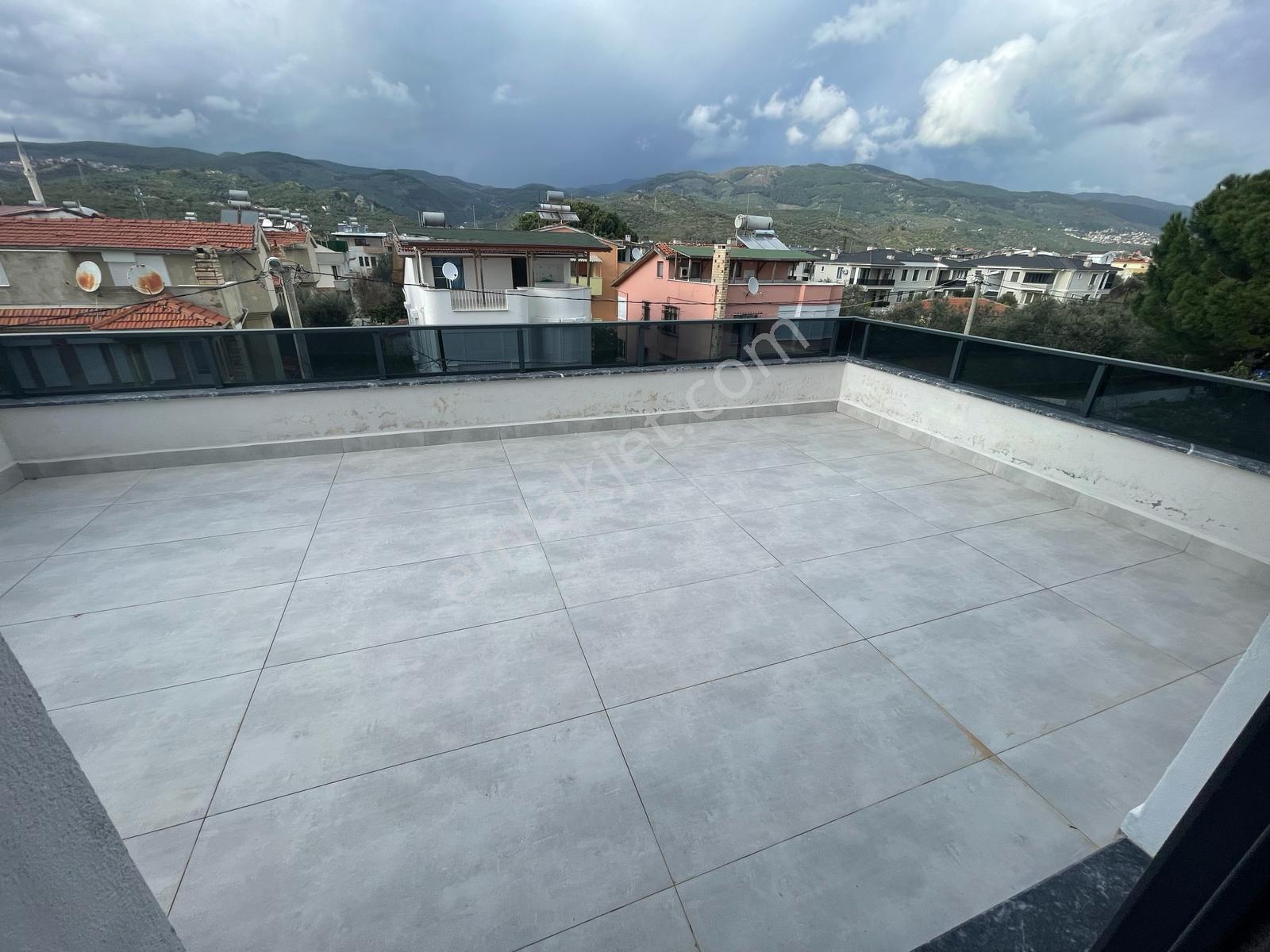 Poyraz Gayrimenkul'den Altınoluk'ta Satılık Sıfır Deniz'e Çok Yakın Villa - Görsel 36