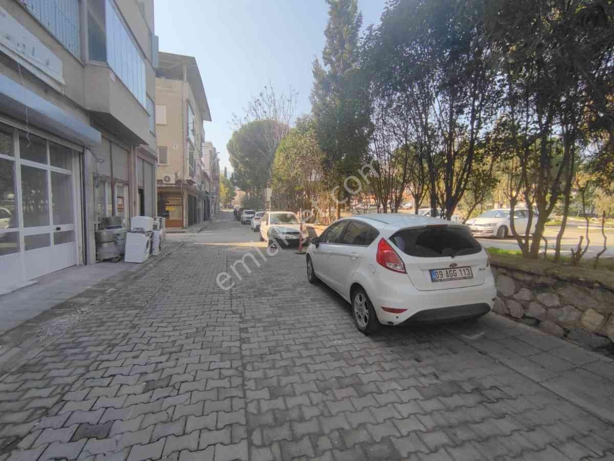 Söke Çarşı Merkezinde Geniş 2+1 Kiralık Daire