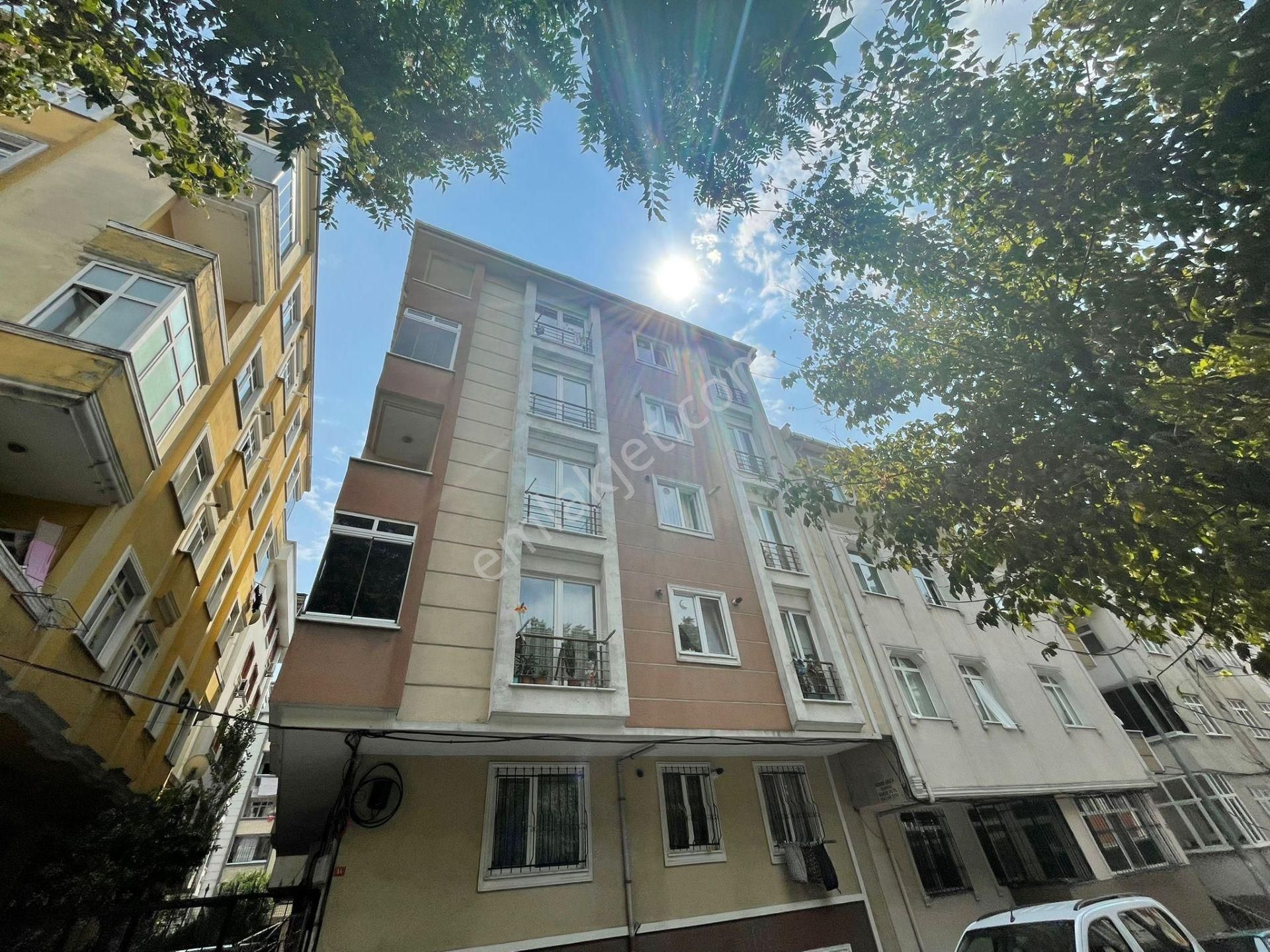 Bahçelievler Çavuşpaşa Caddesi Yakını 2+1 10 Yıllık Bina Kiralık
