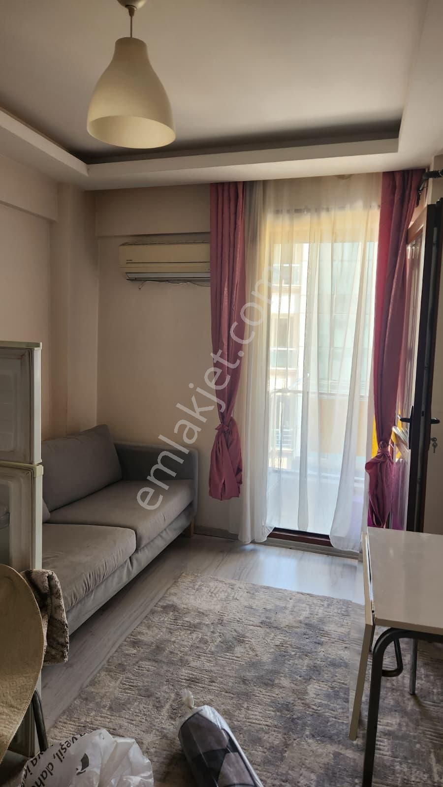 Turyap Buca'dan Kuruçeşme Meydanında Eşyalı Kiralık 1+1 Daire