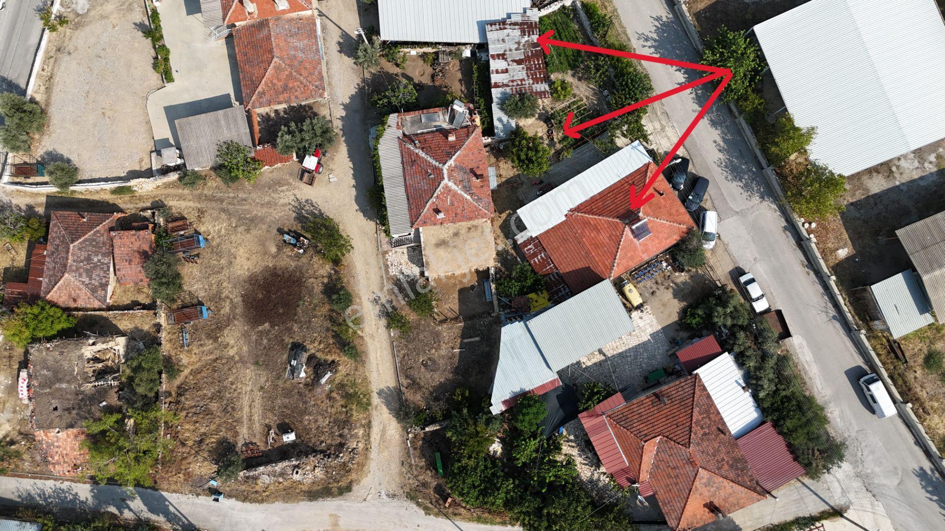 Bakan Gm'den Pamukkale Irlıganlı'da Satılık İçinde Ev Olan Arsa - Görsel 3
