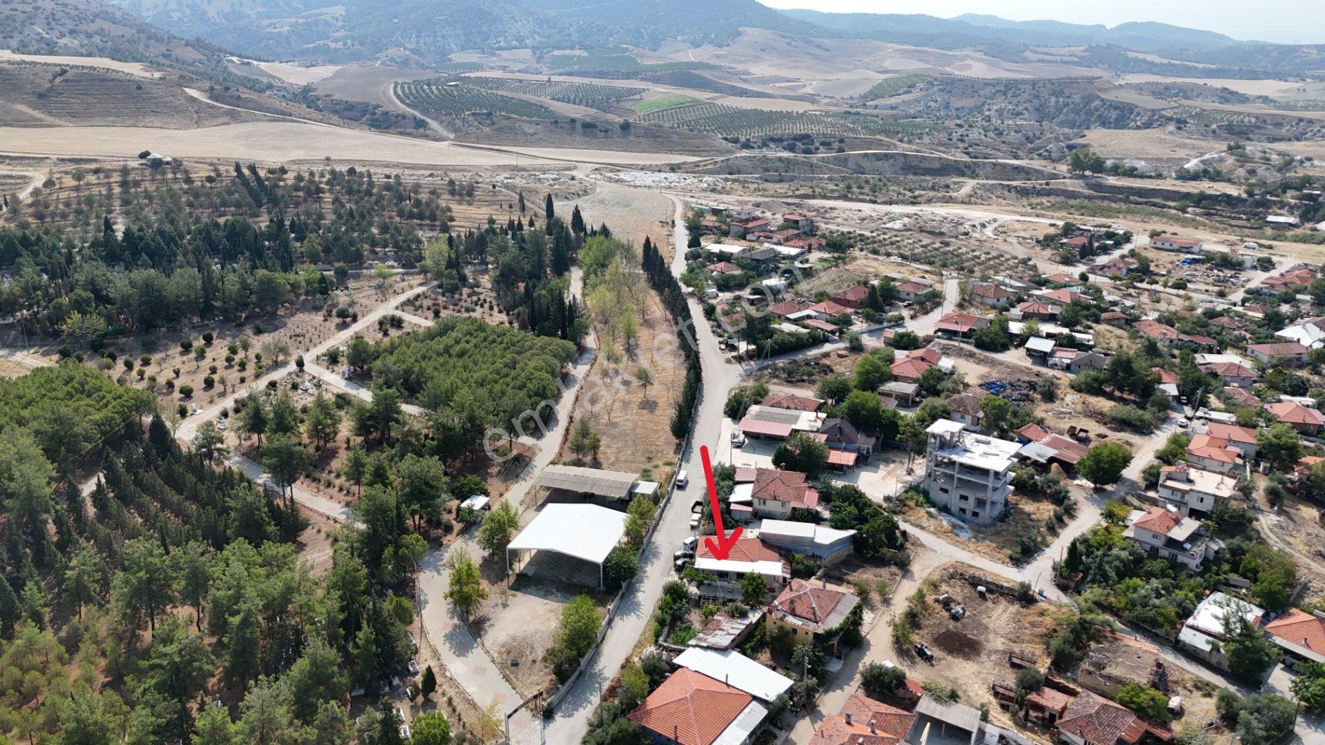 Bakan Gm'den Pamukkale Irlıganlı'da Satılık İçinde Ev Olan Arsa - Görsel 2