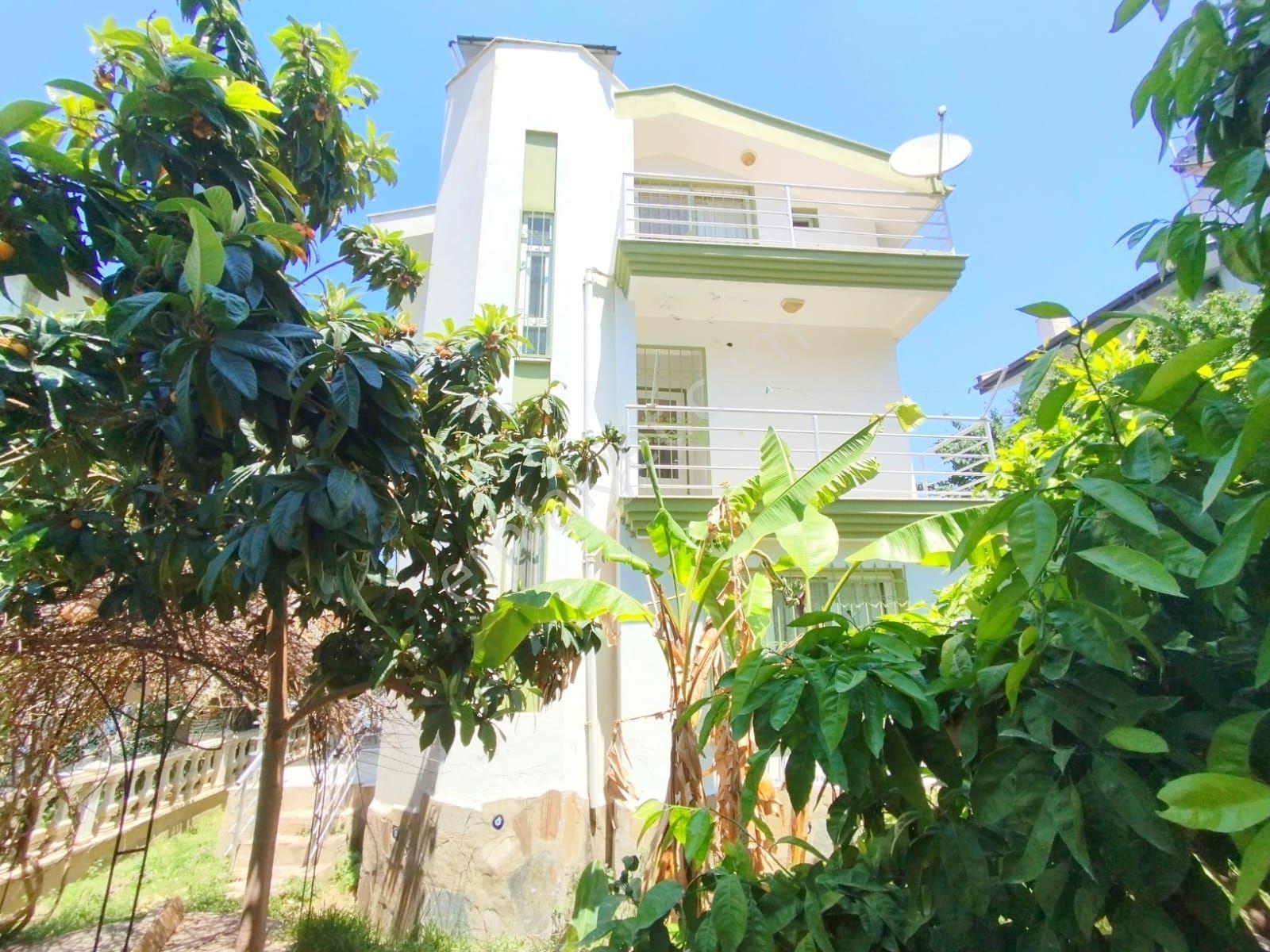 Kuşadası Davutlar Sahil Sitelerinde 4+1 120m2 Eşyalı Tripleks Viila - Görsel 5