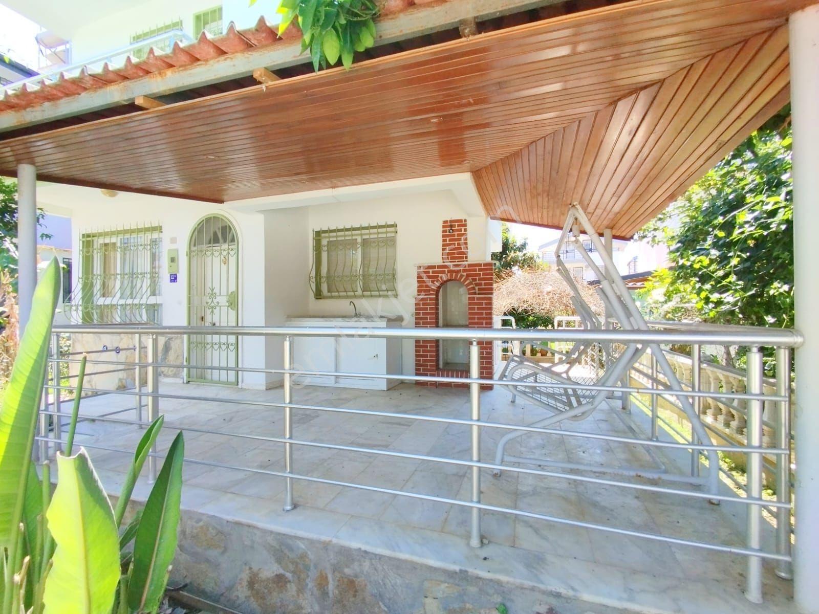 Kuşadası Davutlar Sahil Sitelerinde 4+1 120m2 Eşyalı Tripleks Viila - Görsel 30
