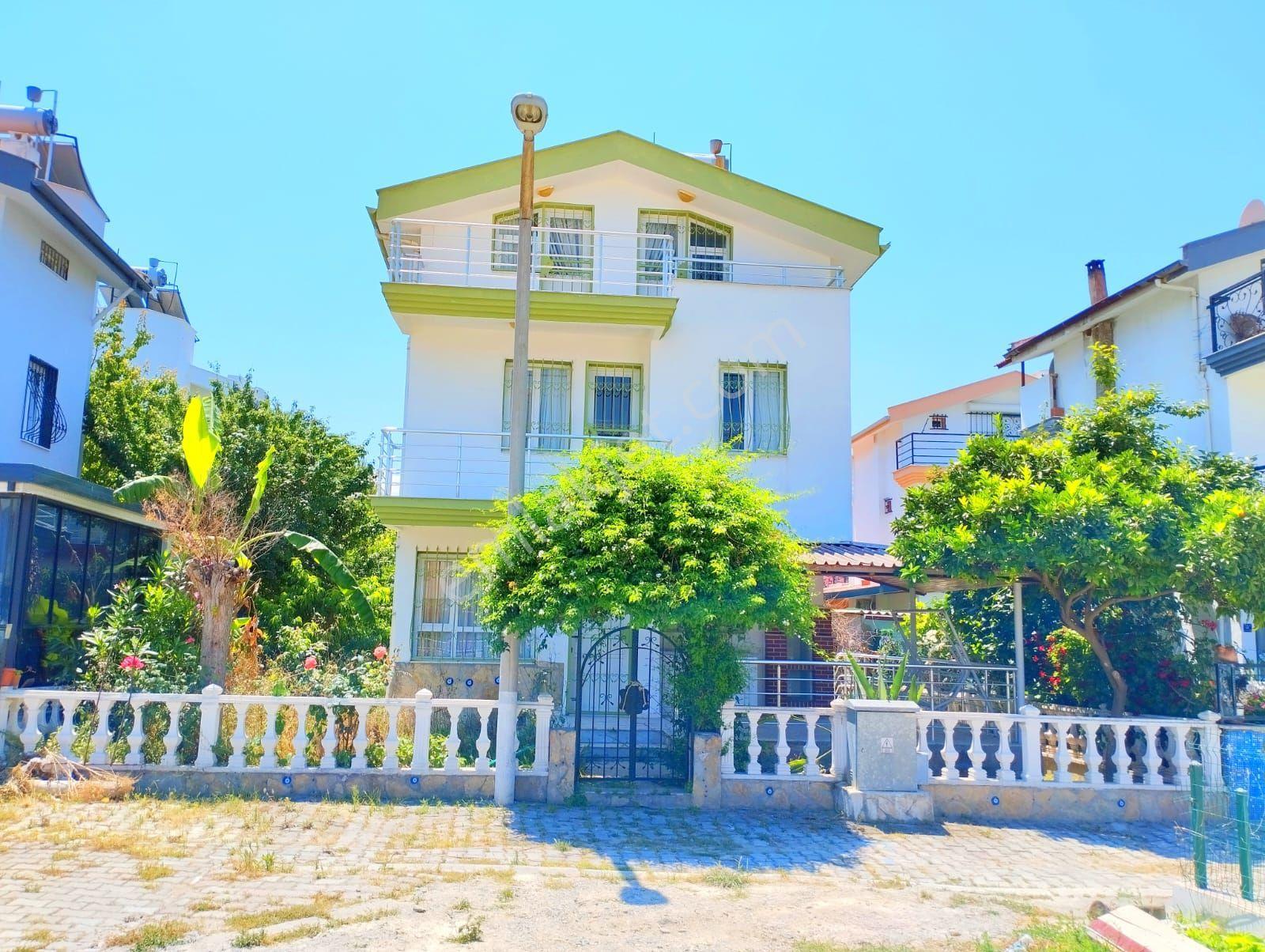 Kuşadası Davutlar Sahil Sitelerinde 4+1 120m2 Eşyalı Tripleks Viila - Görsel 6