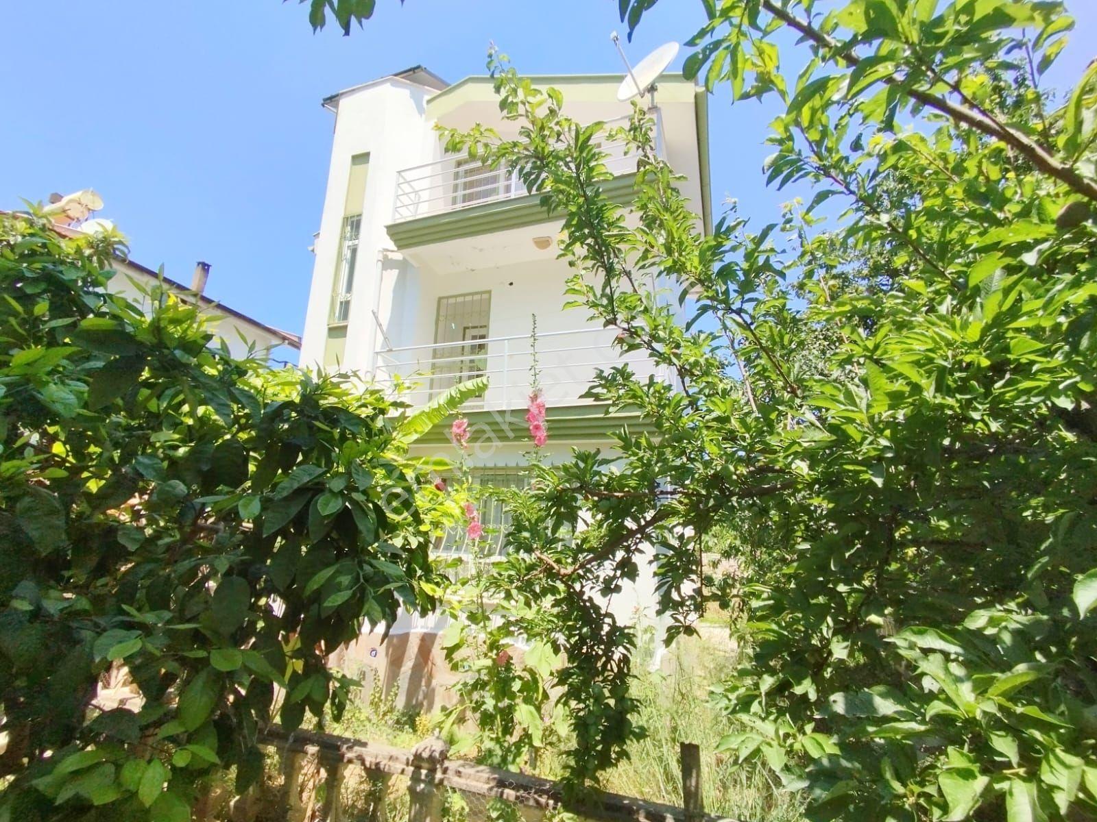 Kuşadası Davutlar Sahil Sitelerinde 4+1 120m2 Eşyalı Tripleks Viila - Görsel 27
