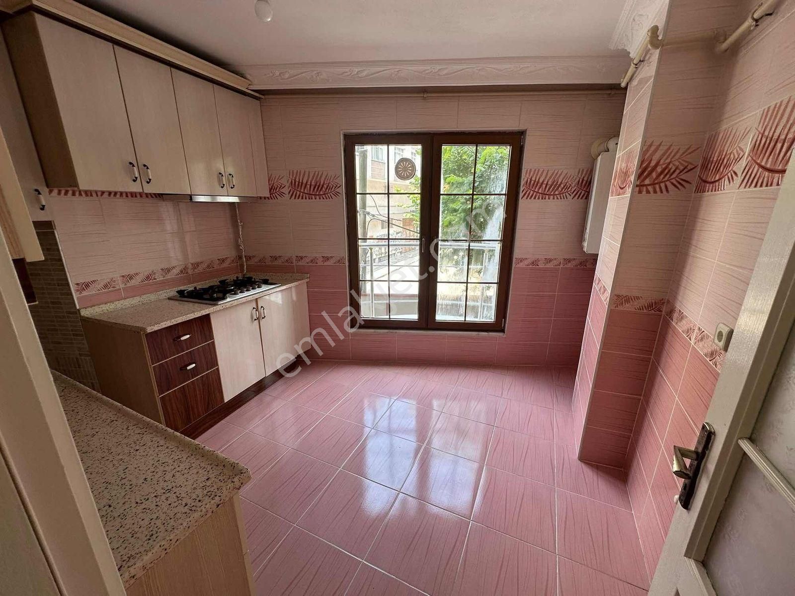 Zengin İnşaat Tan Satılık Birinci Kat Daire Balkonlu Köşe Başı