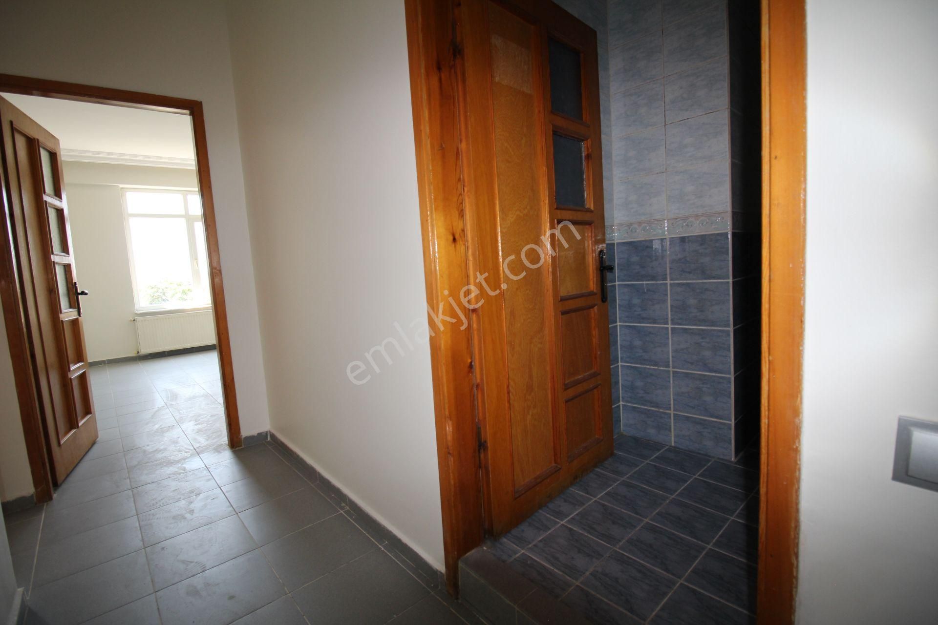 Esgyo'dan Atatürk Cad Üzeri Manzaralı Ve Bakımlı 2+1 Daire - Görsel 7