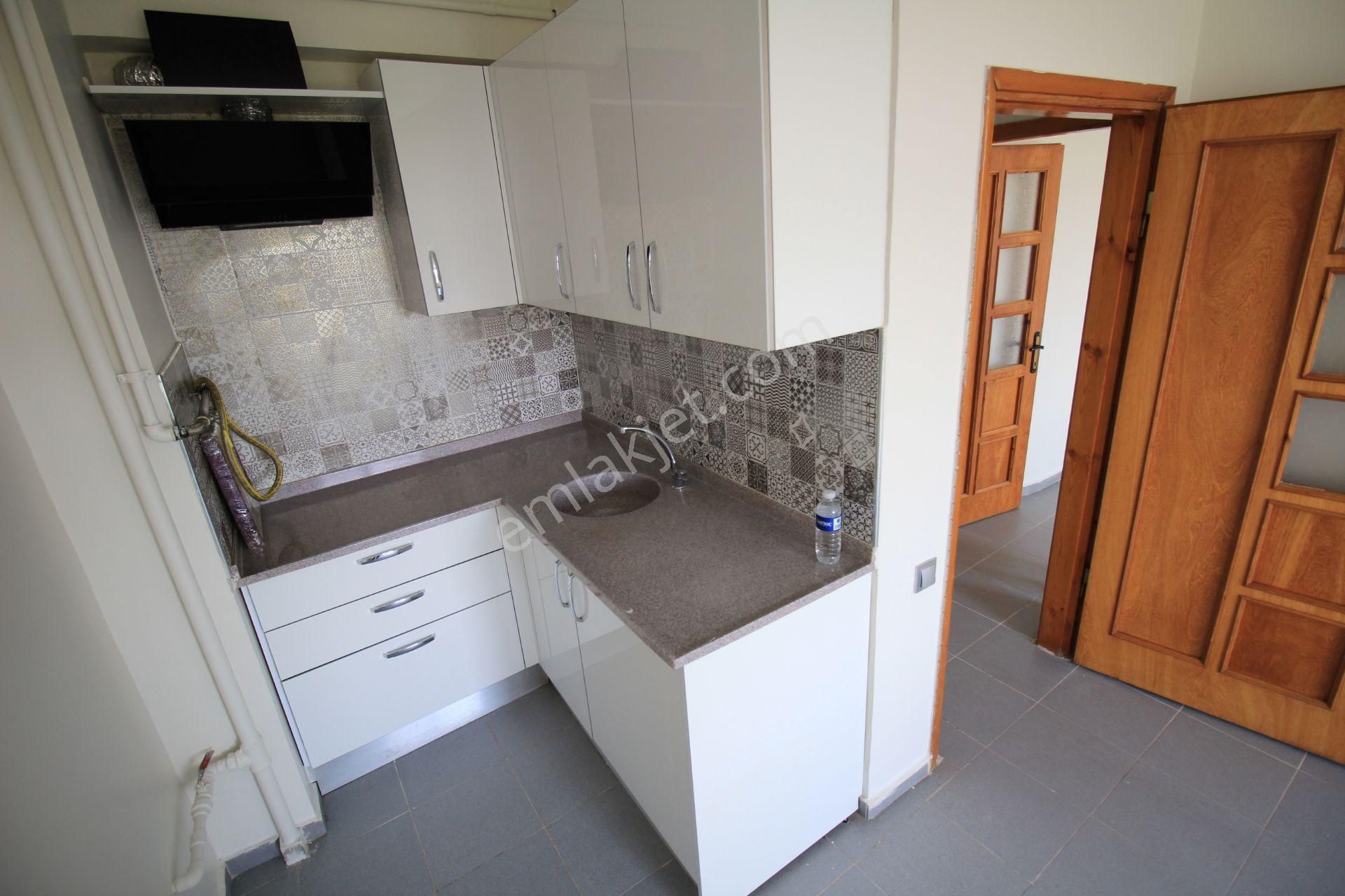 Esgyo'dan Atatürk Cad Üzeri Manzaralı Ve Bakımlı 2+1 Daire - Görsel 12