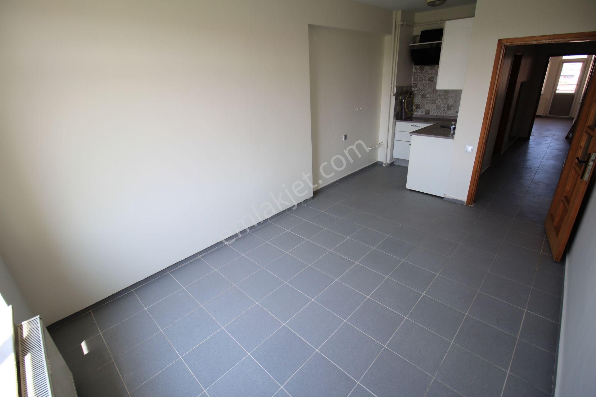 Esgyo'dan Atatürk Cad Üzeri Manzaralı Ve Bakımlı 2+1 Daire - Görsel 9