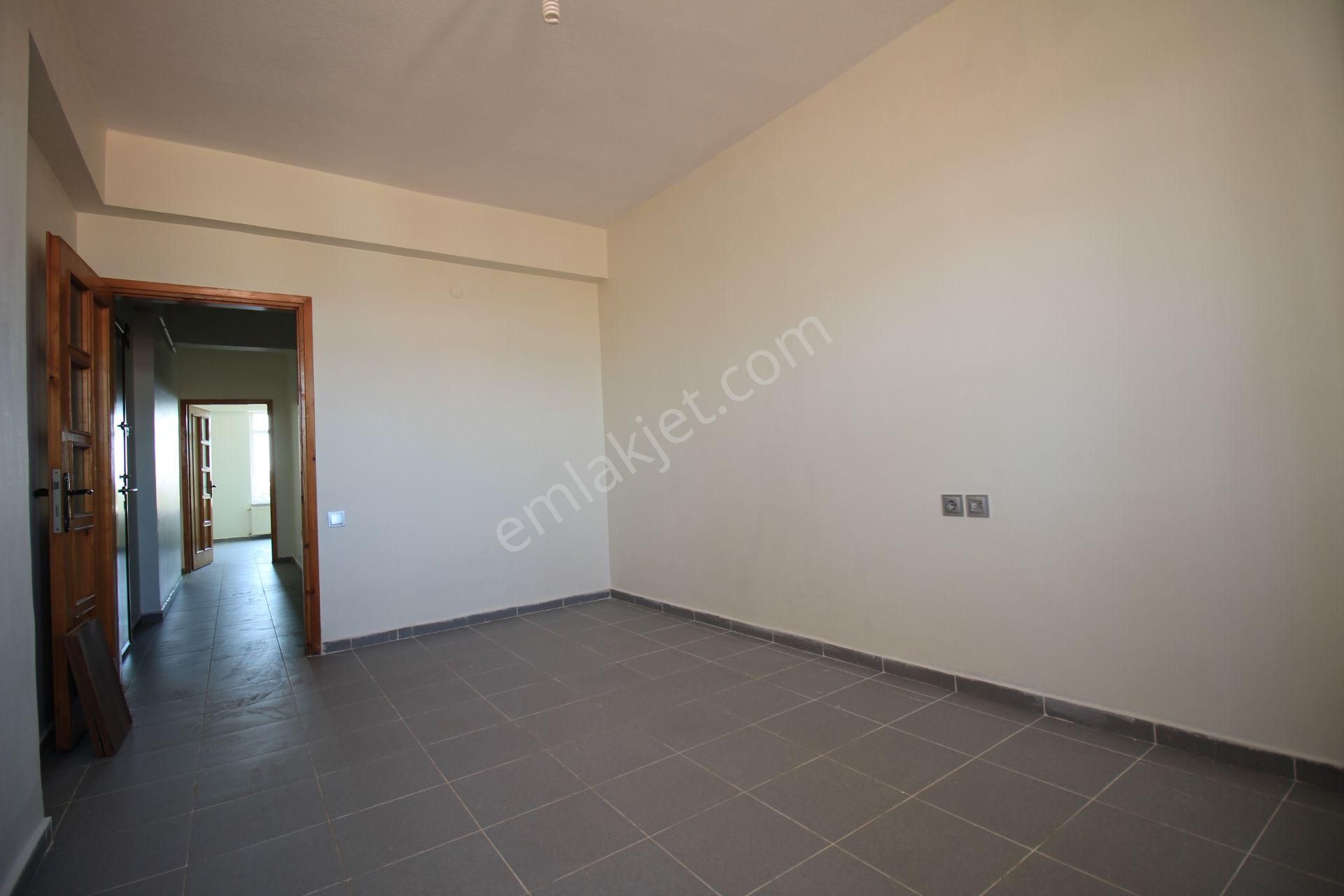 Esgyo'dan Atatürk Cad Üzeri Manzaralı Ve Bakımlı 2+1 Daire - Görsel 24