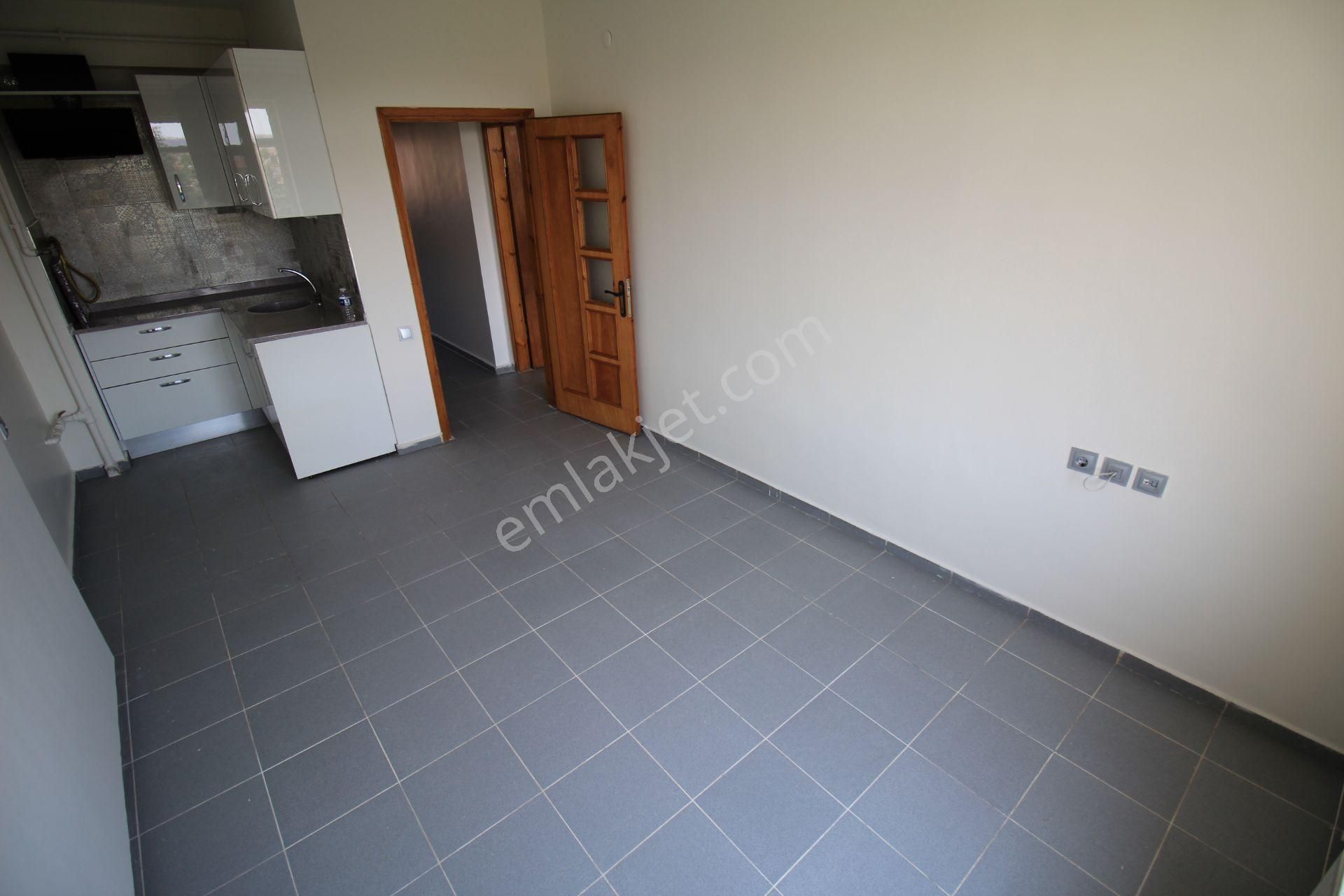 Esgyo'dan Atatürk Cad Üzeri Manzaralı Ve Bakımlı 2+1 Daire - Görsel 10