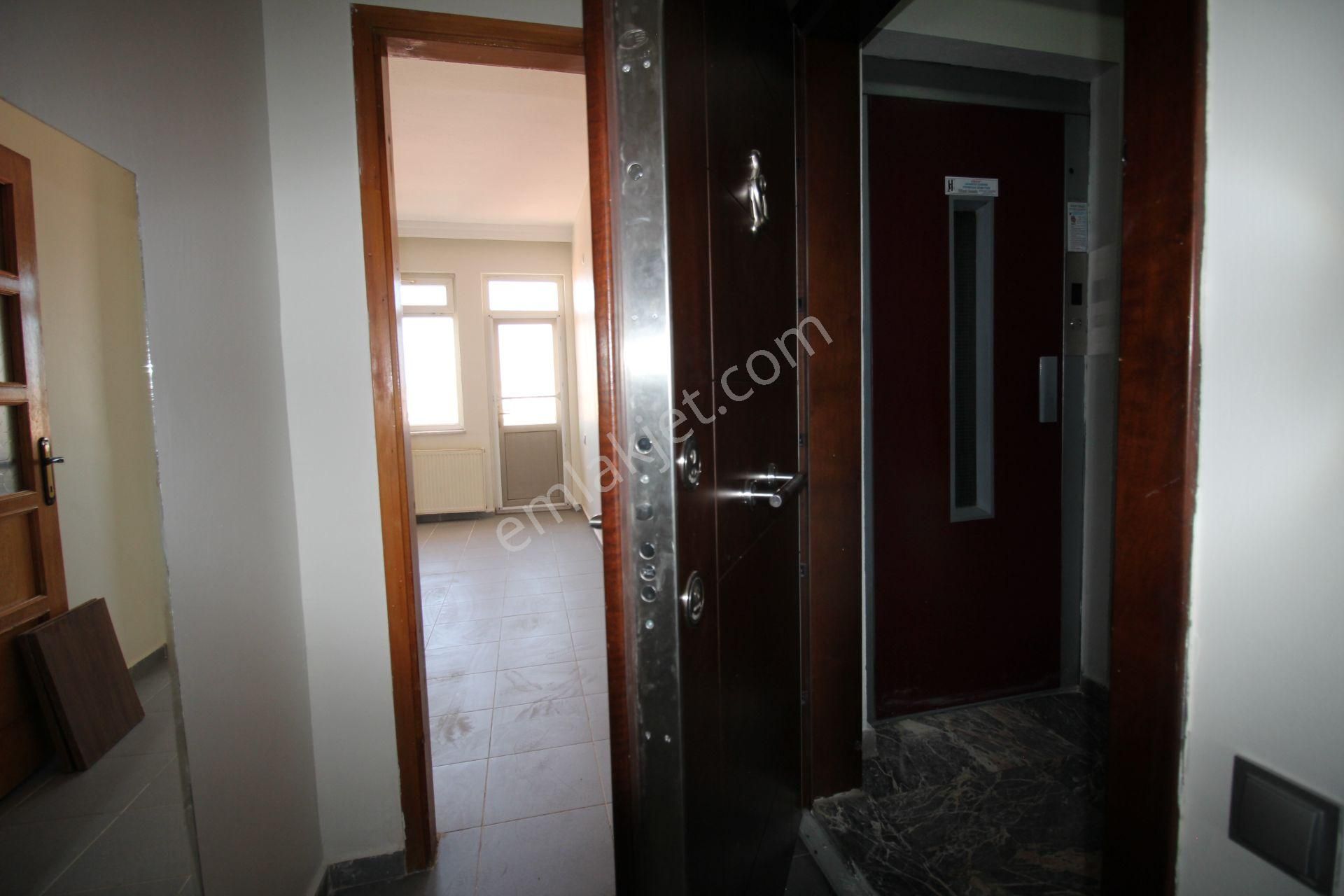 Esgyo'dan Atatürk Cad Üzeri Manzaralı Ve Bakımlı 2+1 Daire - Görsel 6