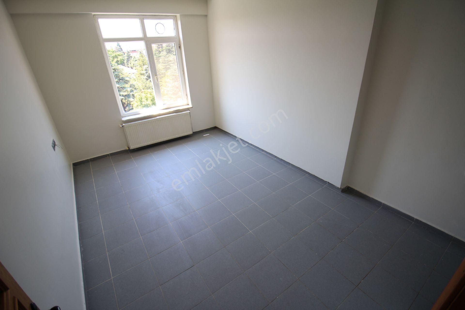 Esgyo'dan Atatürk Cad Üzeri Manzaralı Ve Bakımlı 2+1 Daire - Görsel 13