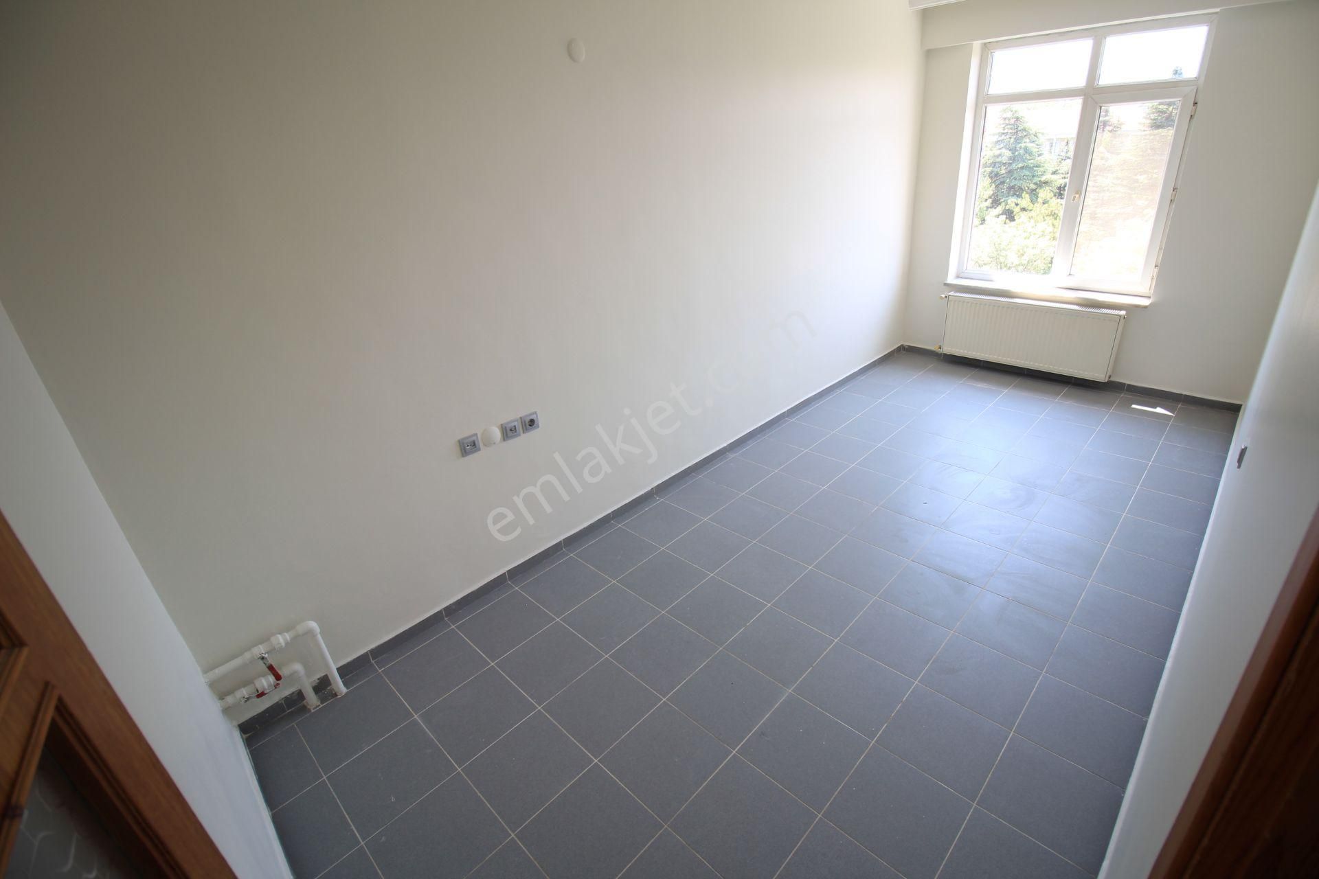 Esgyo'dan Atatürk Cad Üzeri Manzaralı Ve Bakımlı 2+1 Daire - Görsel 18