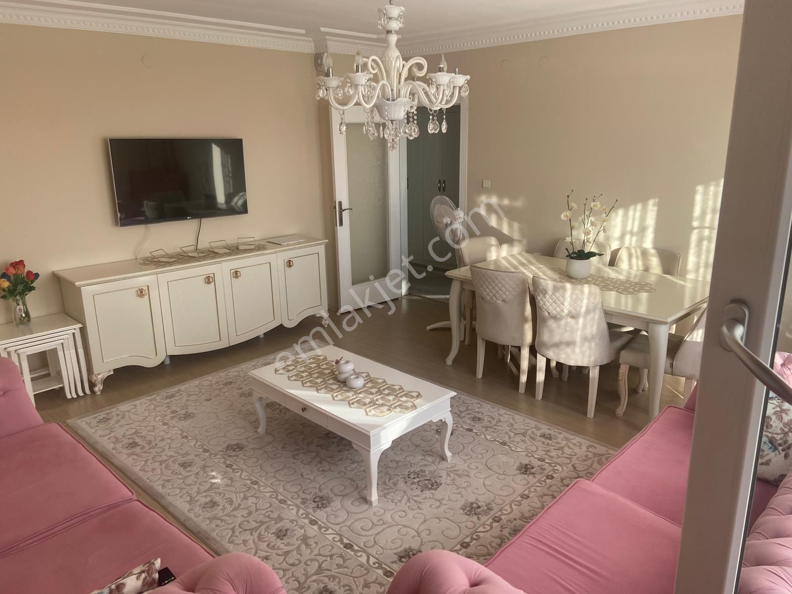 Güneşevler 3+1 Merkezi Konum Full Yapılı Daire