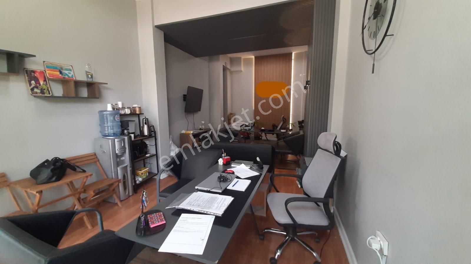 Bostanlı Merkezde Kiracılı 35 M2 Satılık Dükkan - Görsel 2
