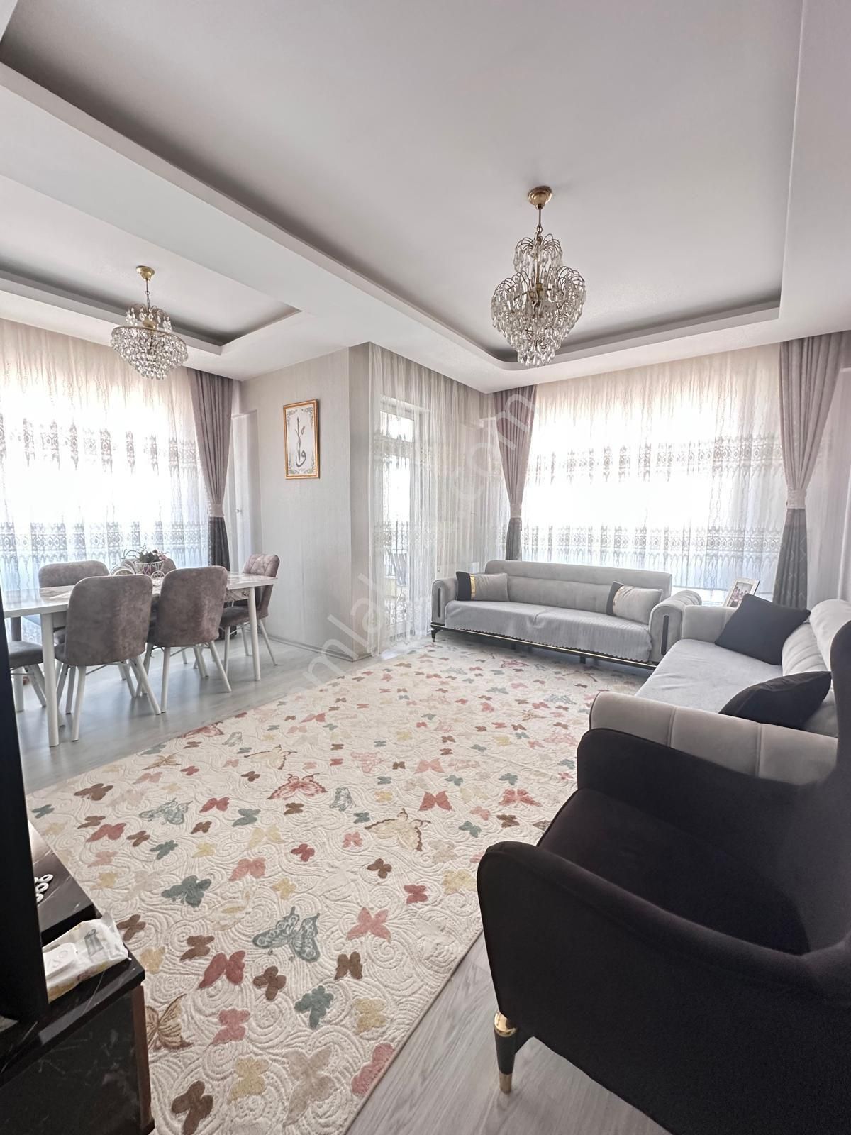 Sedirler Fetih Caddesi Yakını 3+1