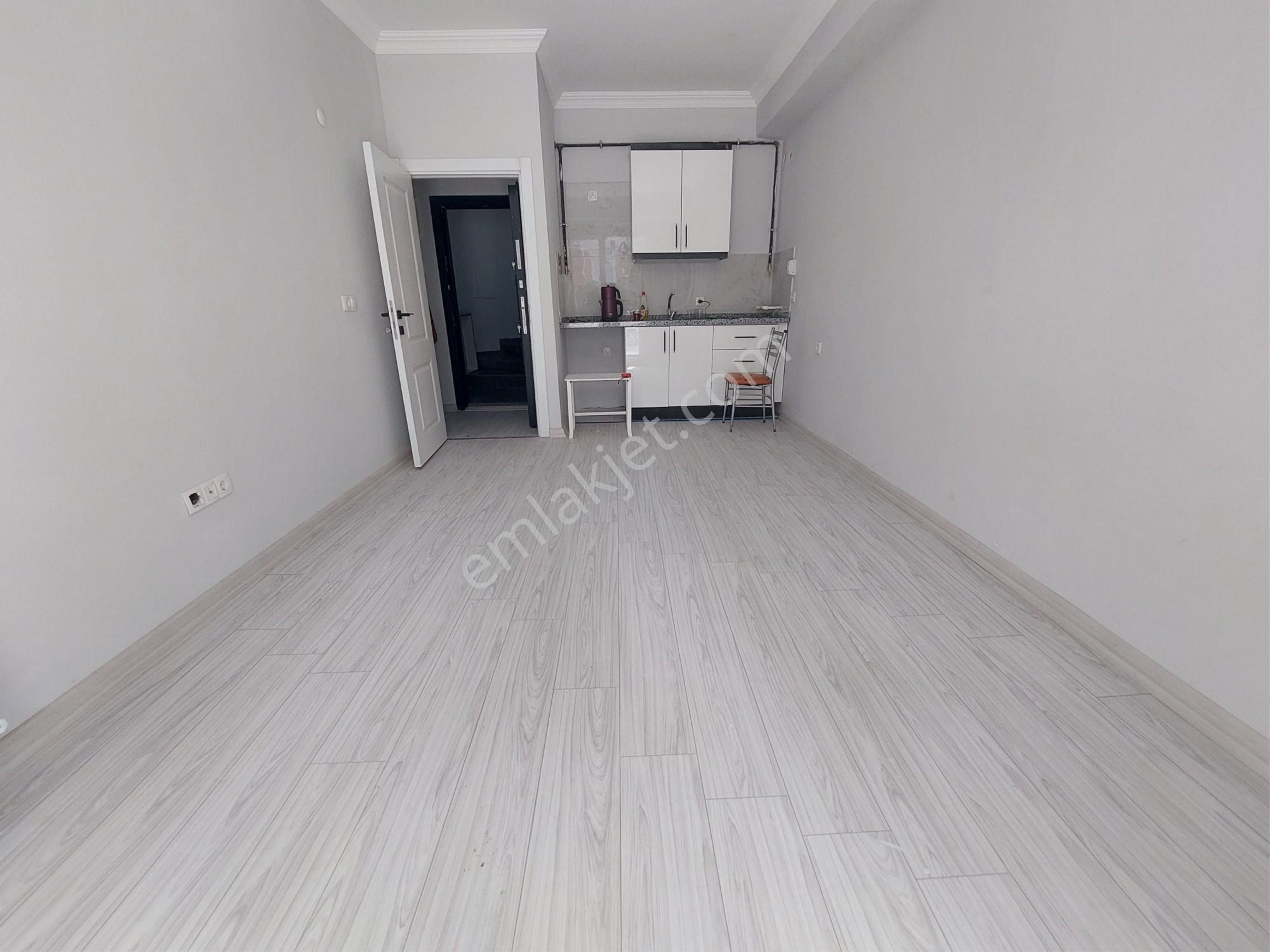 Ümraniye Madenler De Sıfır 1+1 Satılık Giriş Daire