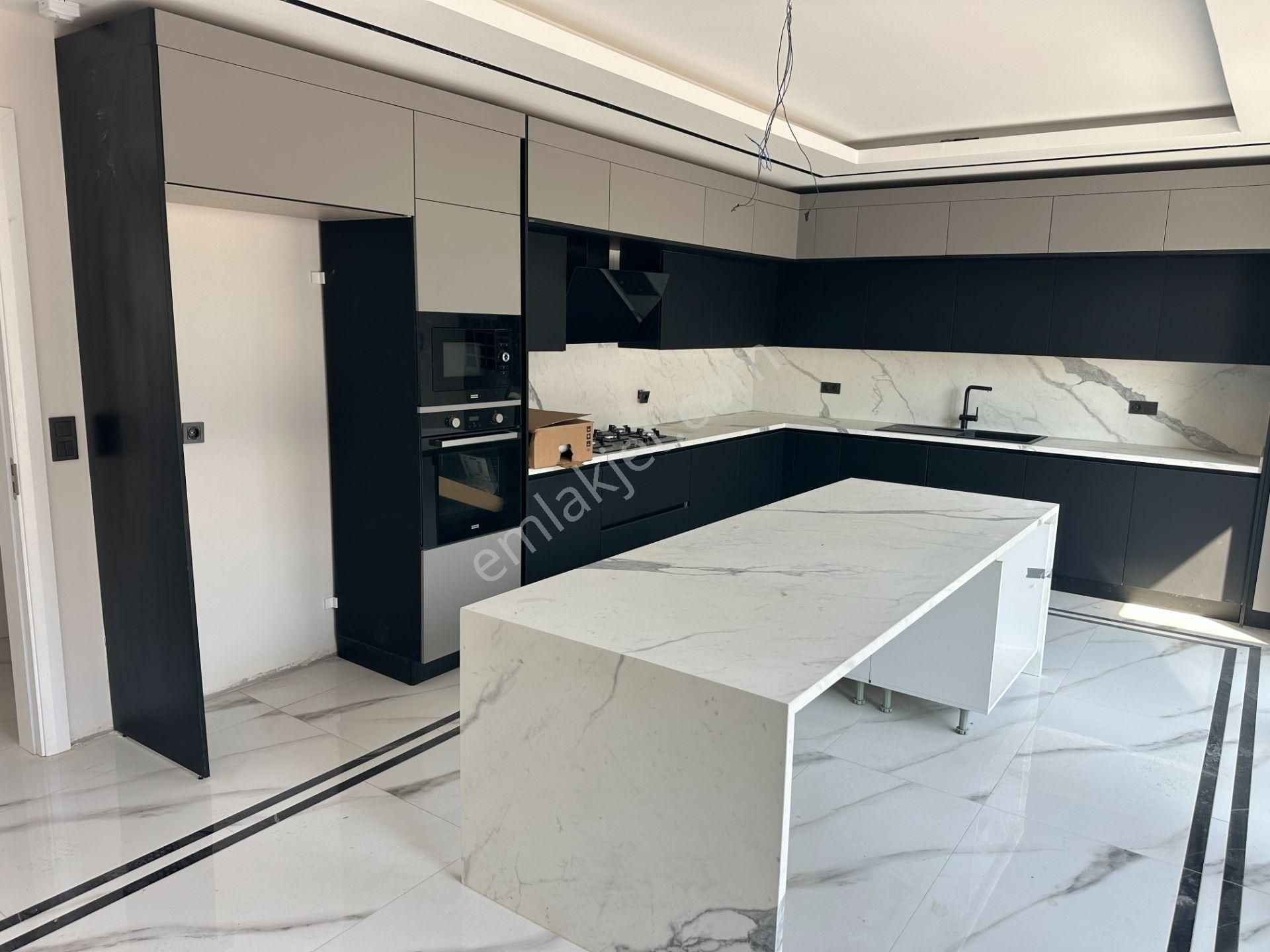 Tuzla Tepeörenin Ultra Lüks Projesi, Özel Dekorlu Satılık Villa - Görsel 12