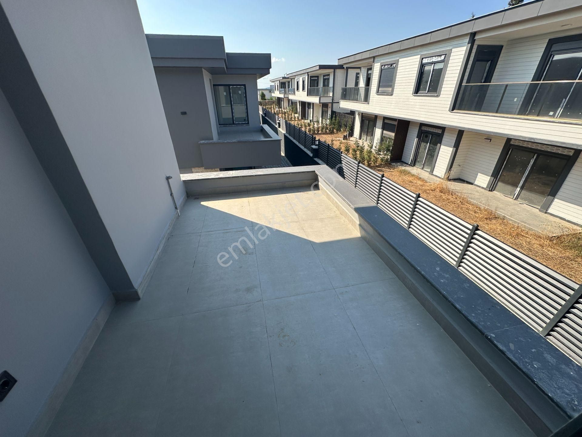 Tuzla Tepeörenin Ultra Lüks Projesi, Özel Dekorlu Satılık Villa - Görsel 23