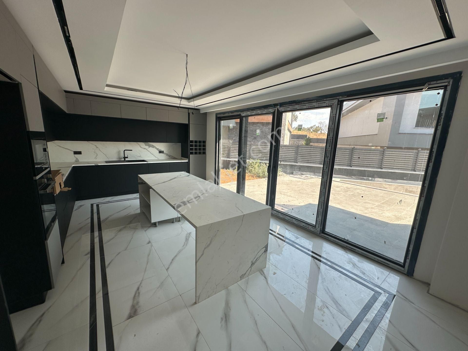 Tuzla Tepeörenin Ultra Lüks Projesi, Özel Dekorlu Satılık Villa - Görsel 11