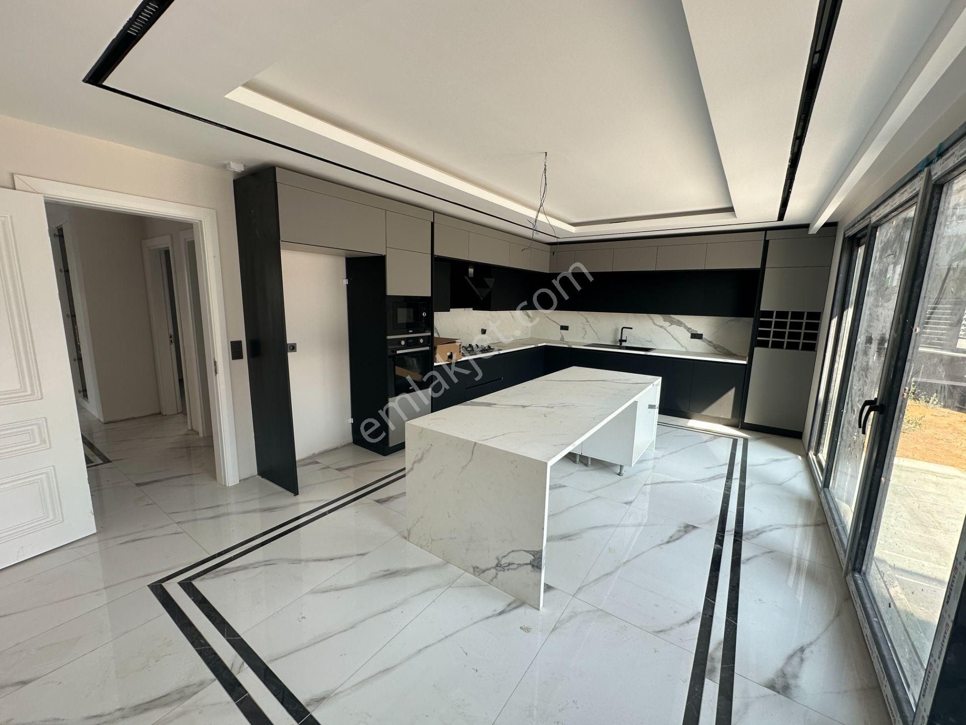 Tuzla Tepeörenin Ultra Lüks Projesi, Özel Dekorlu Satılık Villa - Görsel 13