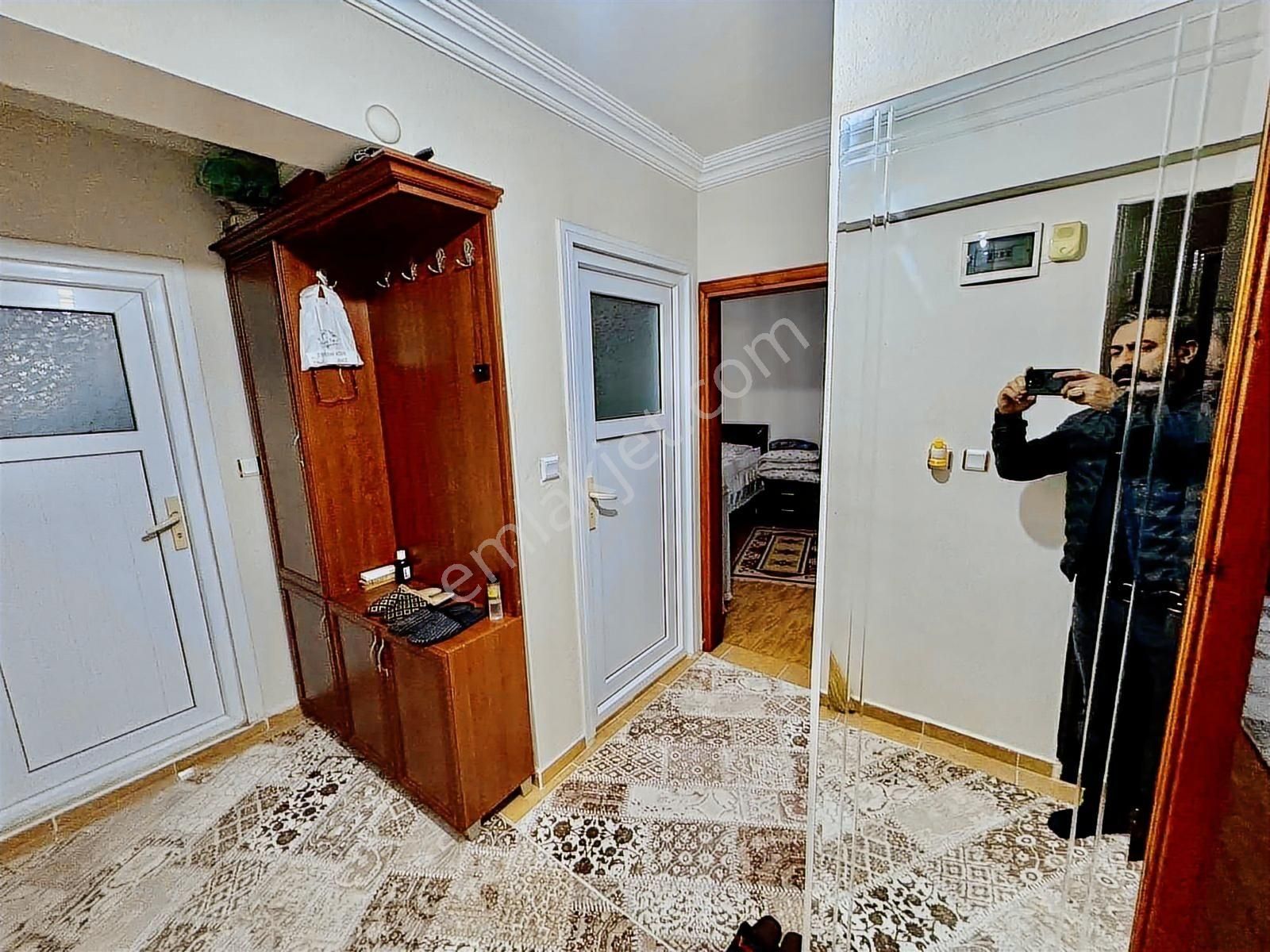 Alaçatı Dan S.gazi Esentepe Mah.nde 250 M2 2008 Yapımı Dubleks - Görsel 22