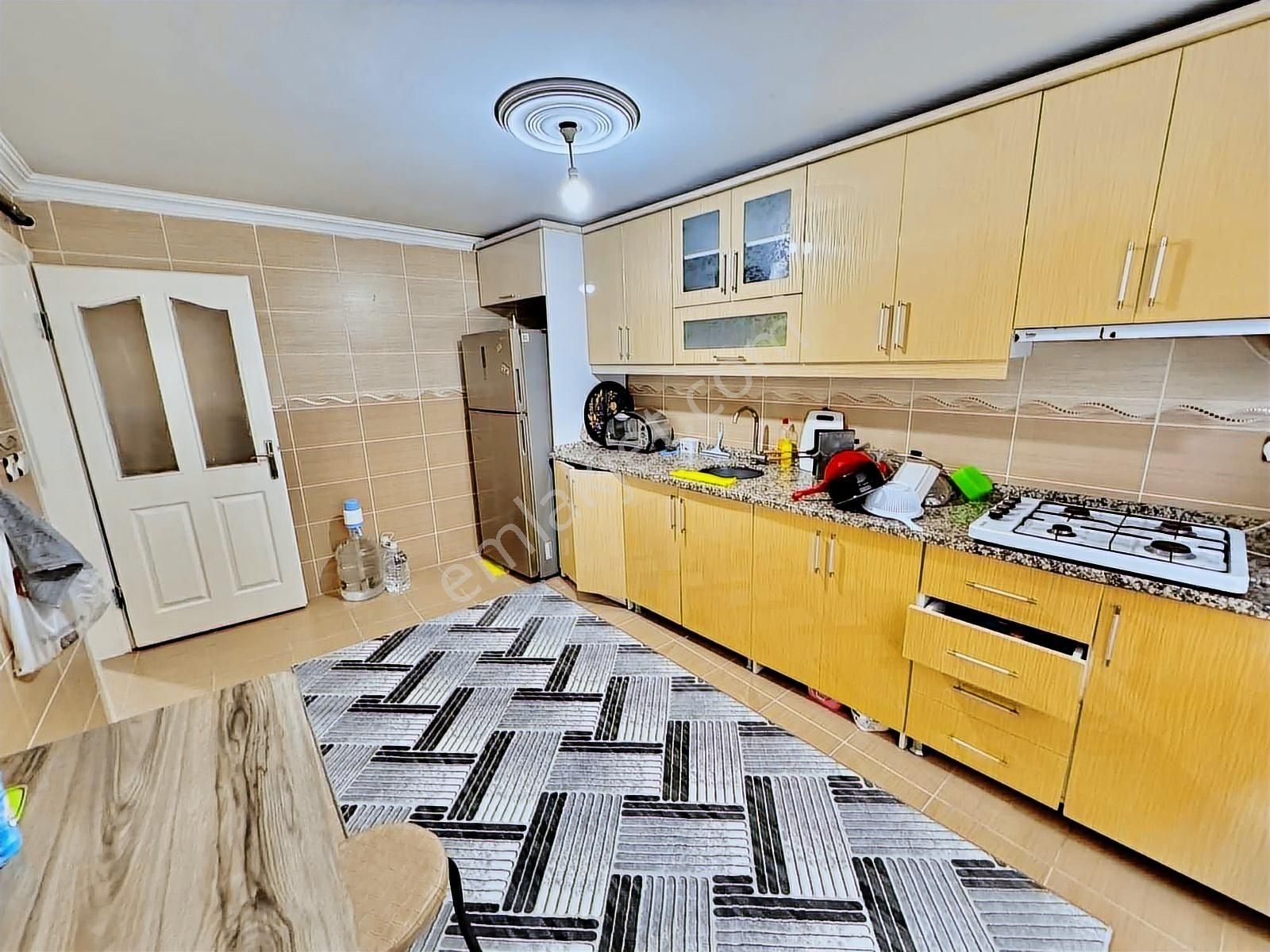 Alaçatı Dan S.gazi Esentepe Mah.nde 250 M2 2008 Yapımı Dubleks - Görsel 29