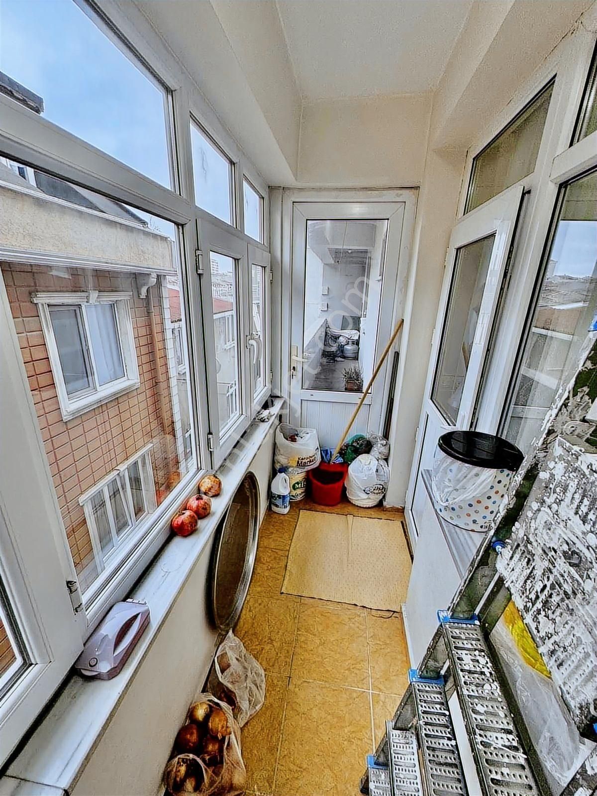 Alaçatı Dan S.gazi Esentepe Mah.nde 250 M2 2008 Yapımı Dubleks - Görsel 6