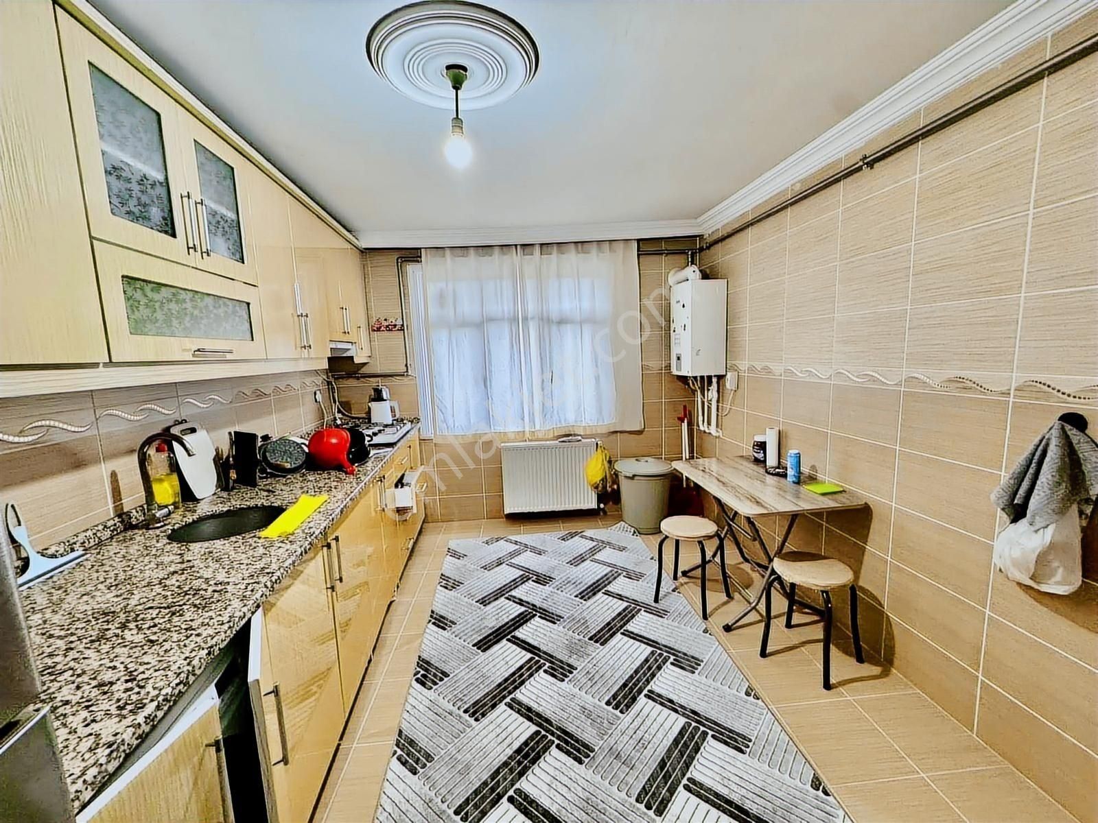 Alaçatı Dan S.gazi Esentepe Mah.nde 250 M2 2008 Yapımı Dubleks - Görsel 23