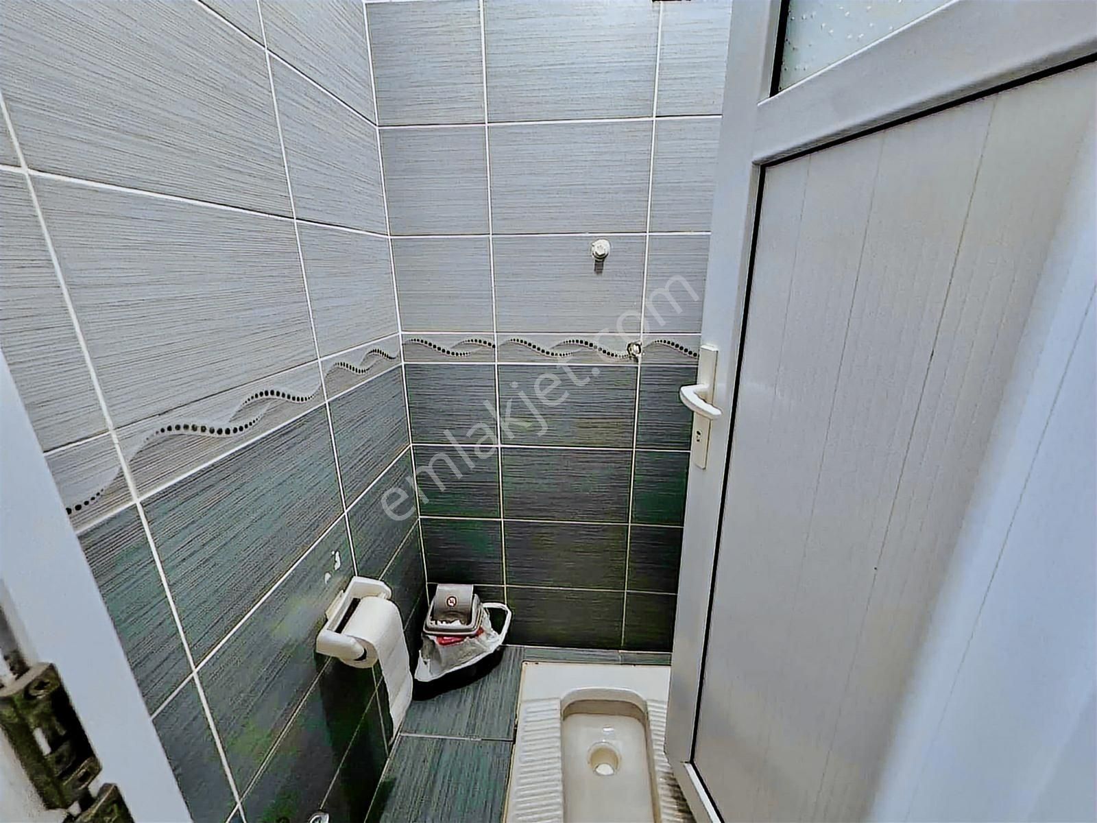 Alaçatı Dan S.gazi Esentepe Mah.nde 250 M2 2008 Yapımı Dubleks - Görsel 3