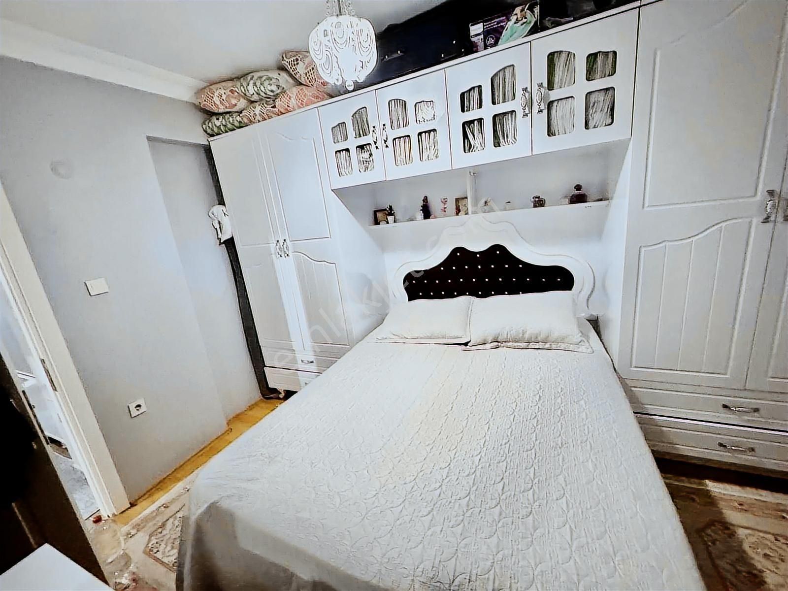 Alaçatı Dan Esentepe Mah.nde 200 M2 4+2 Masrafsız Dubleks Daire - Görsel 2