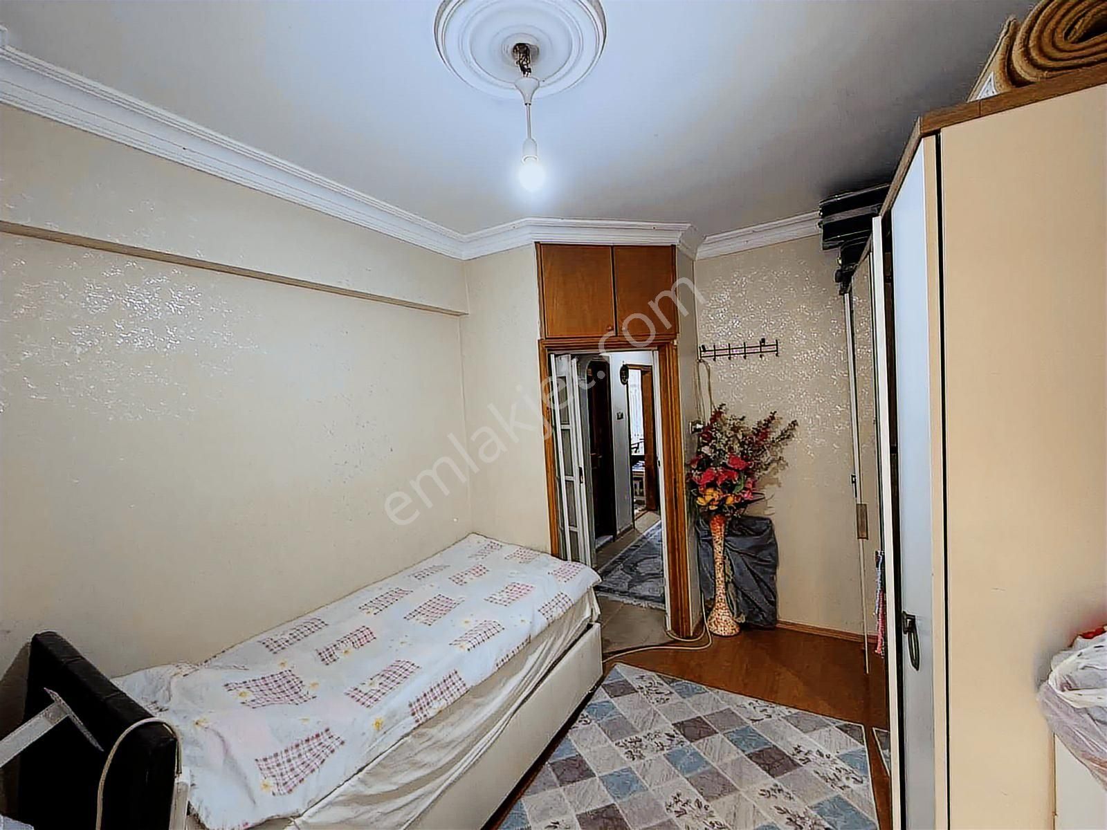 Alaçatı Dan Yunusemre Mah'nde Önü Arkası Bahçeli Hisseli Daire - Görsel 25