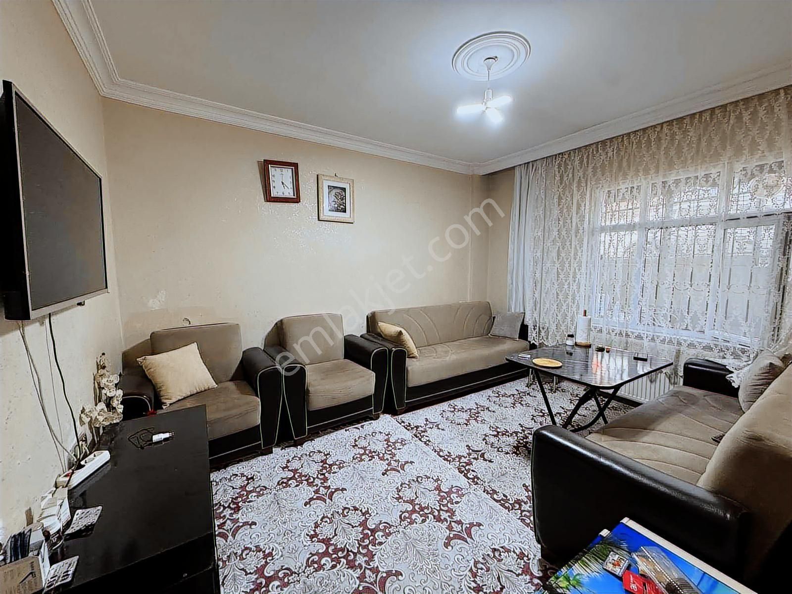 Alaçatı Dan Yunusemre Mah'nde Önü Arkası Bahçeli Hisseli Daire - Görsel 13